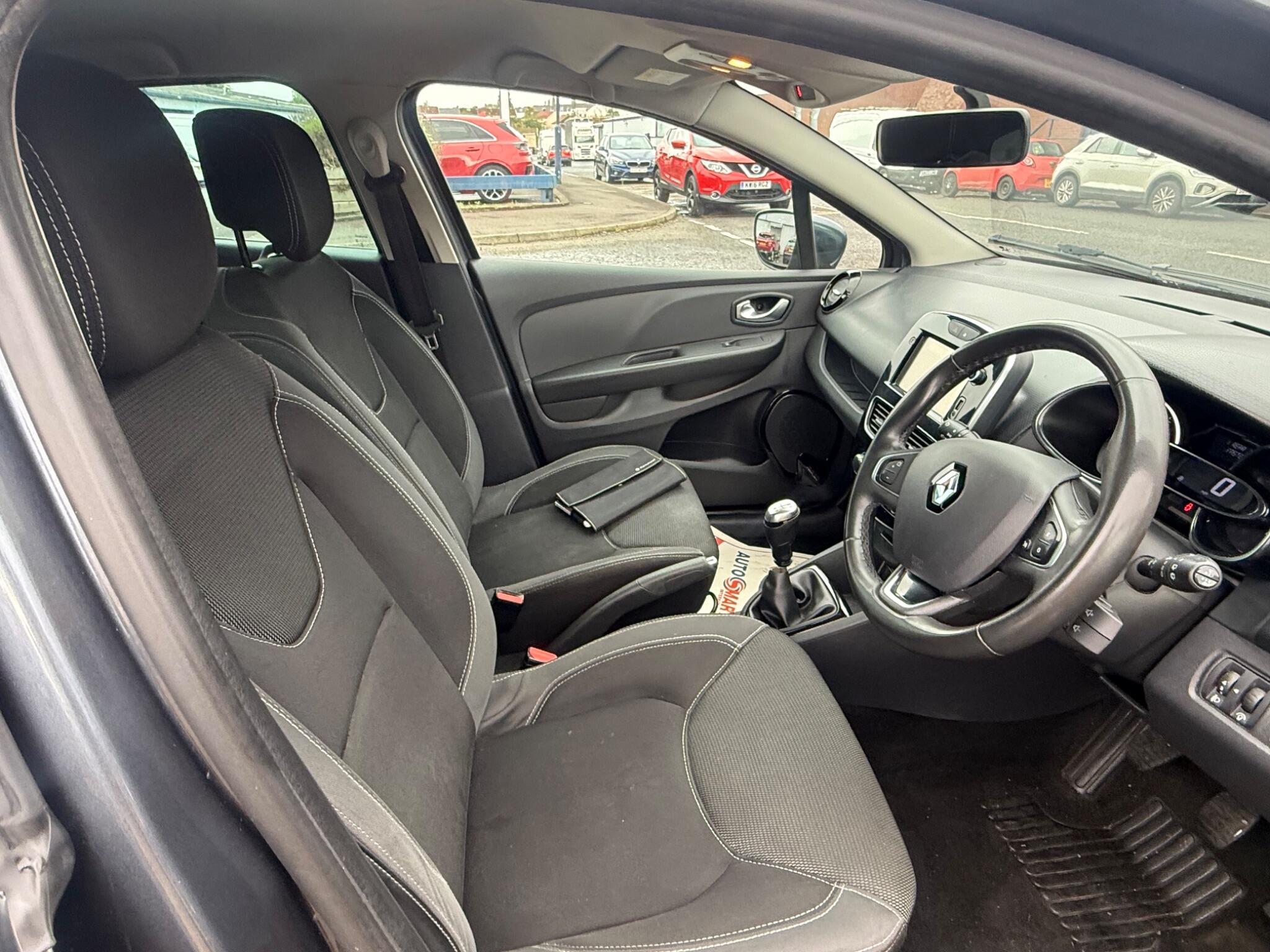 Renault Clio view 12
