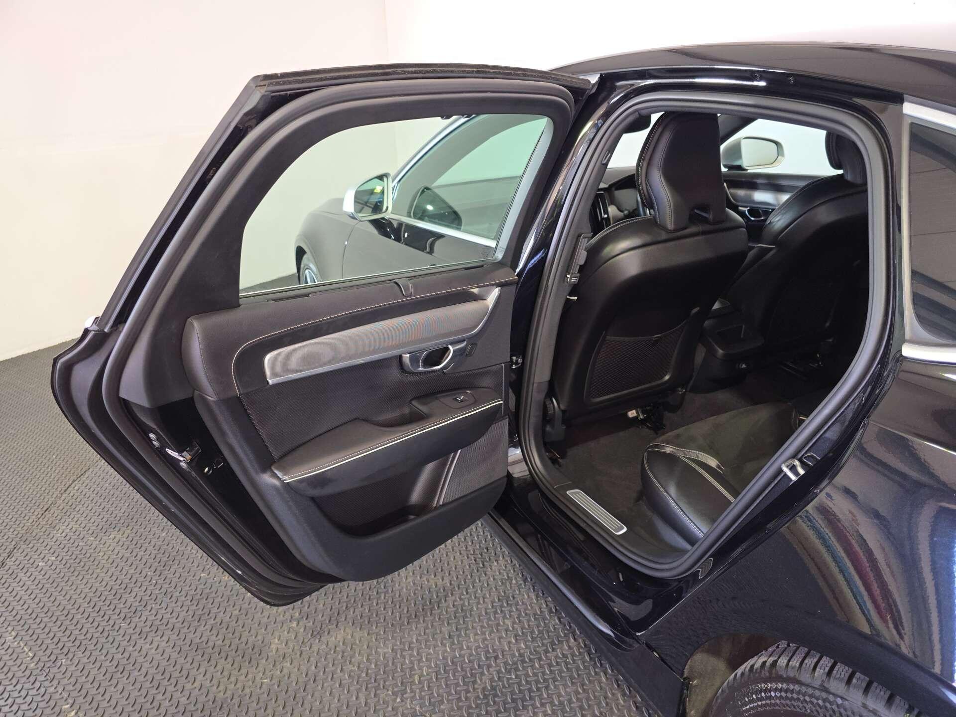 Volvo S90 view 65