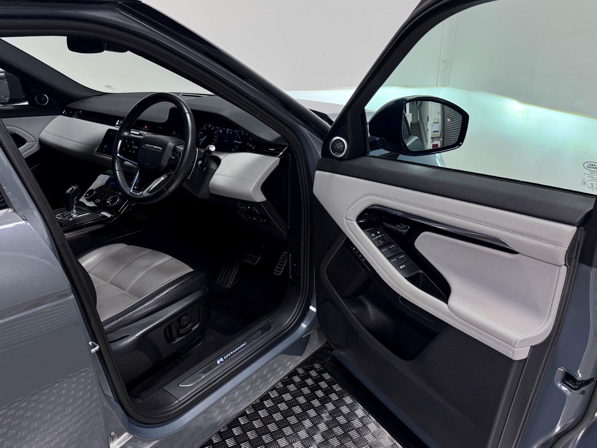 Land Rover Range Rover Evoque view 27