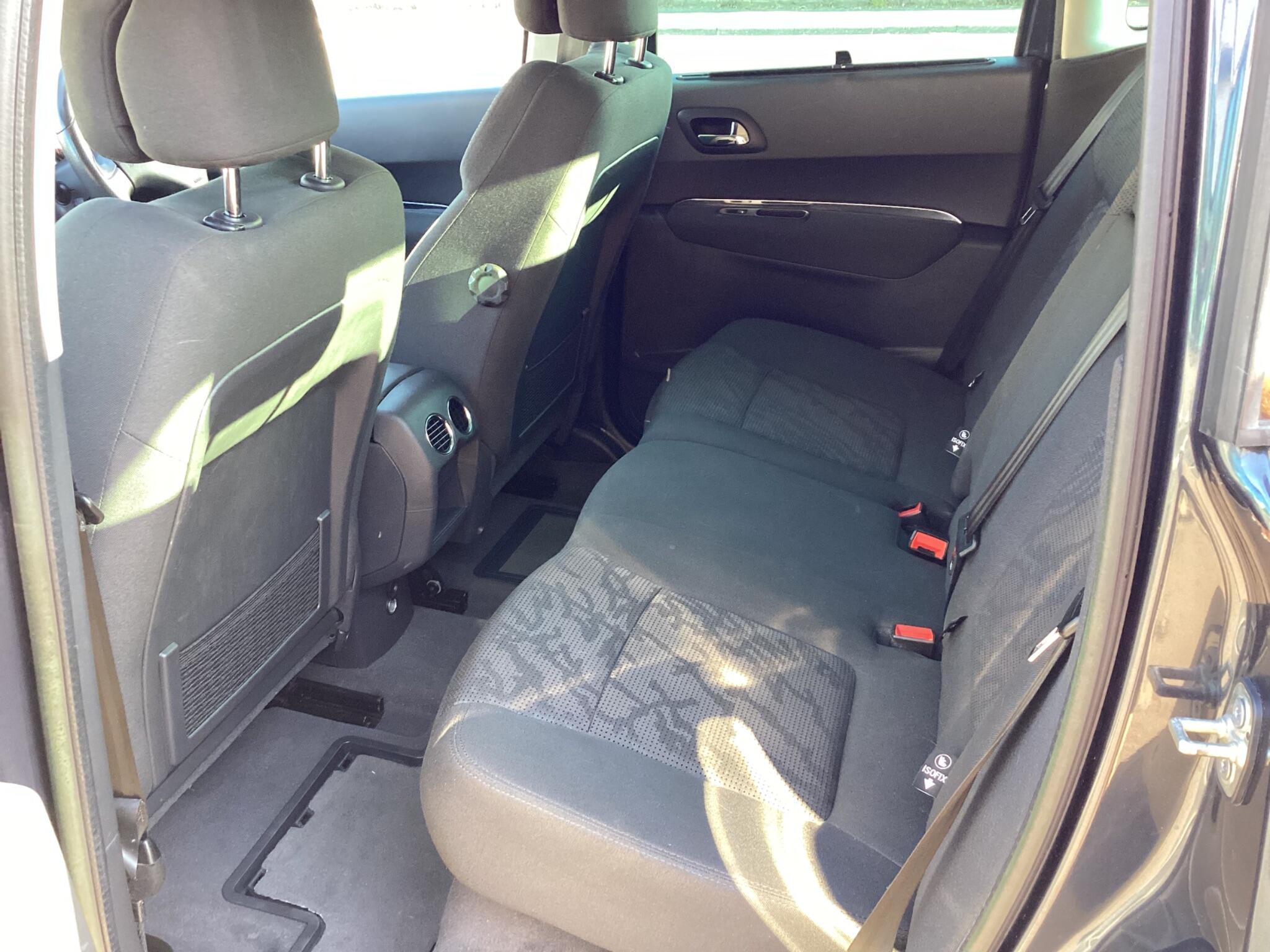 Peugeot 3008 view 17