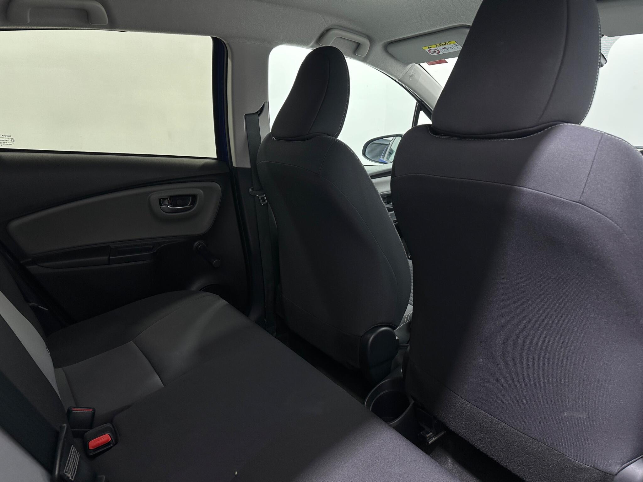 Toyota Yaris view 35