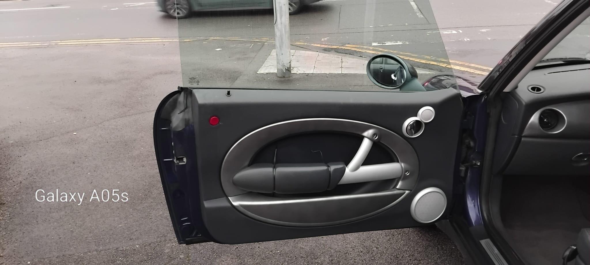 2005 MINI Hatch image 75