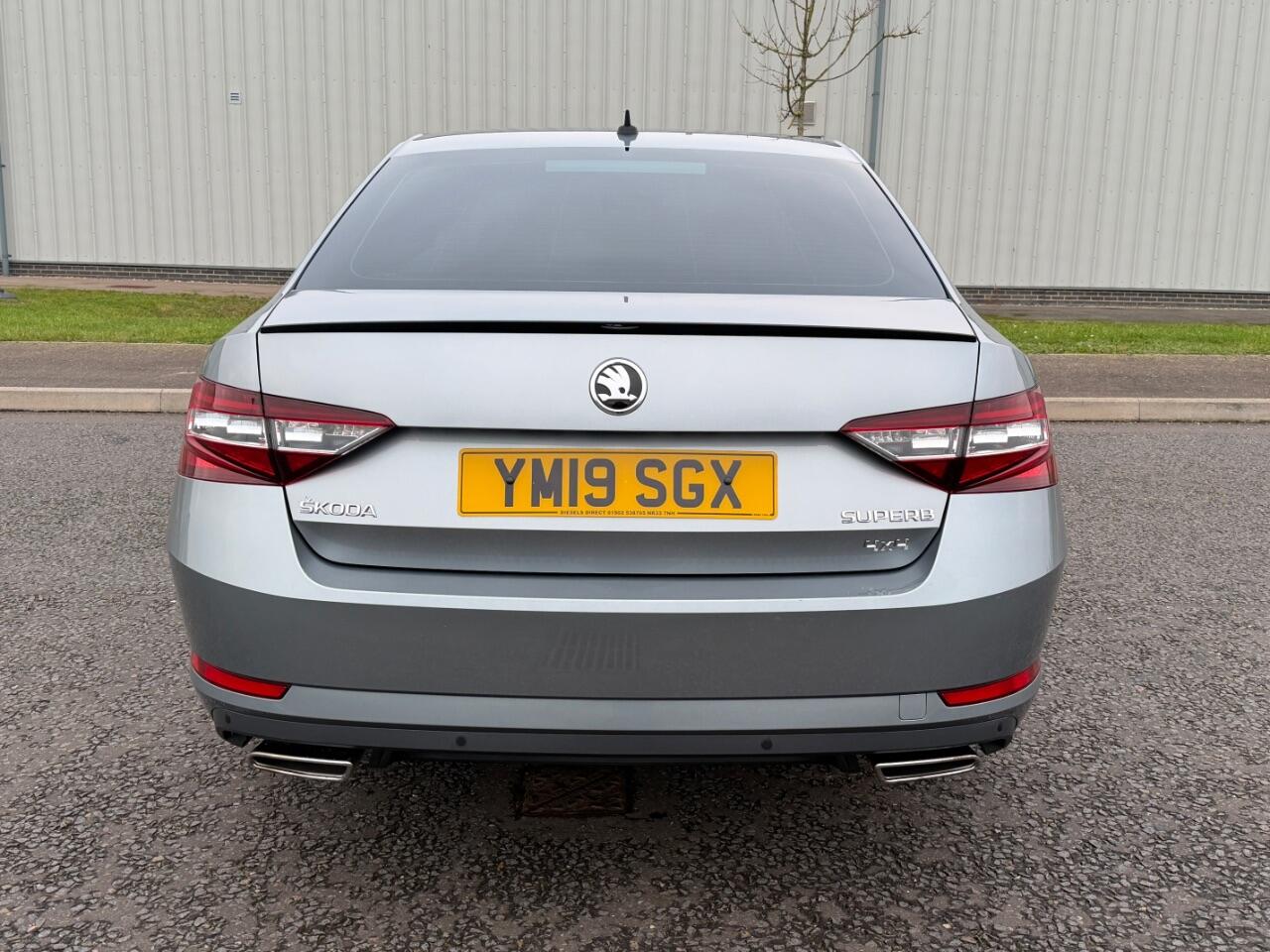 Skoda Superb view 10