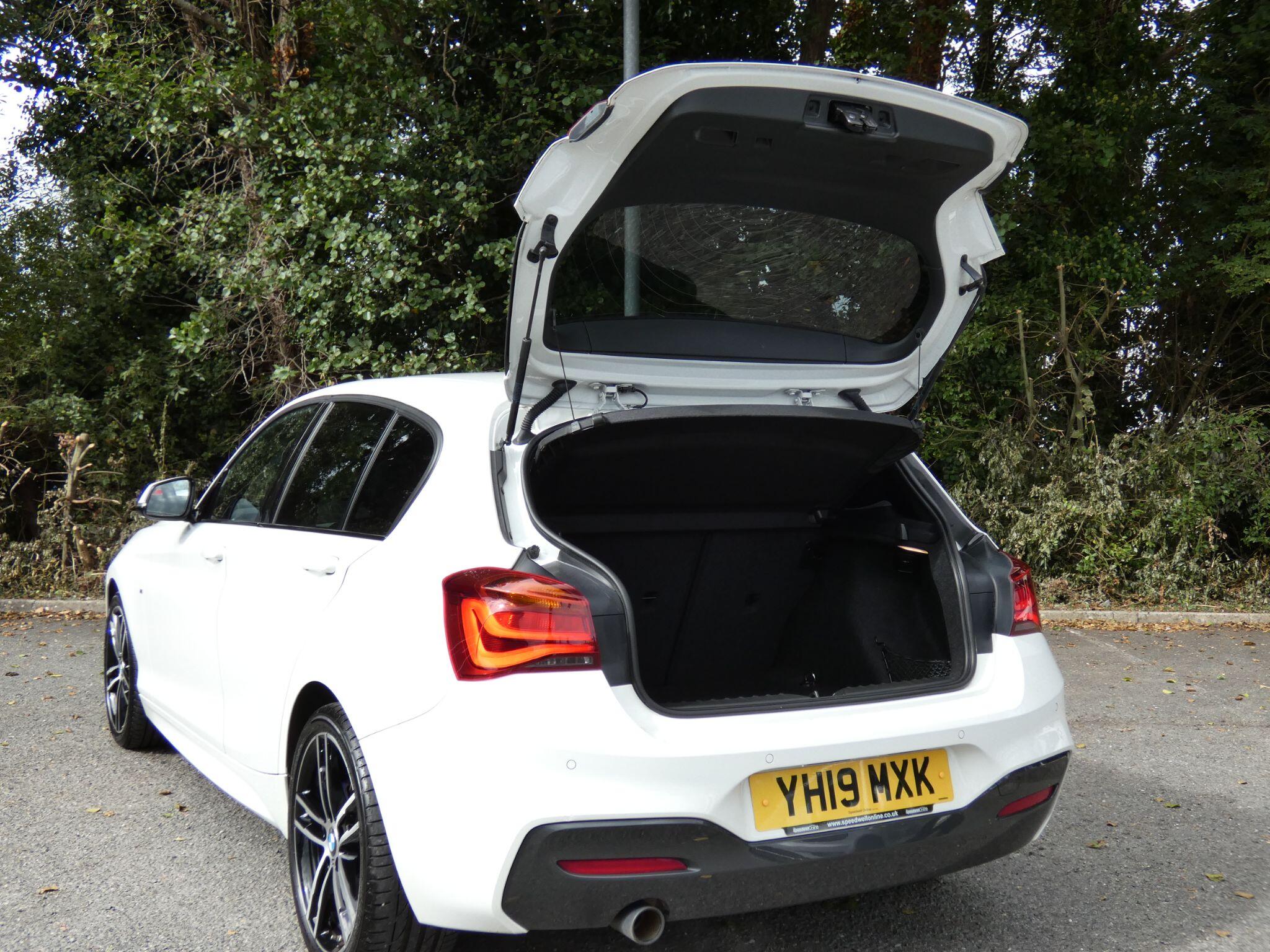 BMW 1 Series view 20