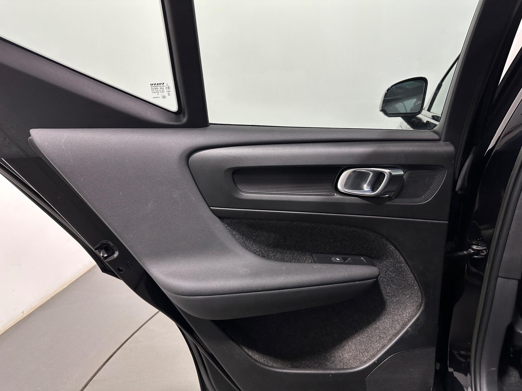 Volvo XC40 view 37