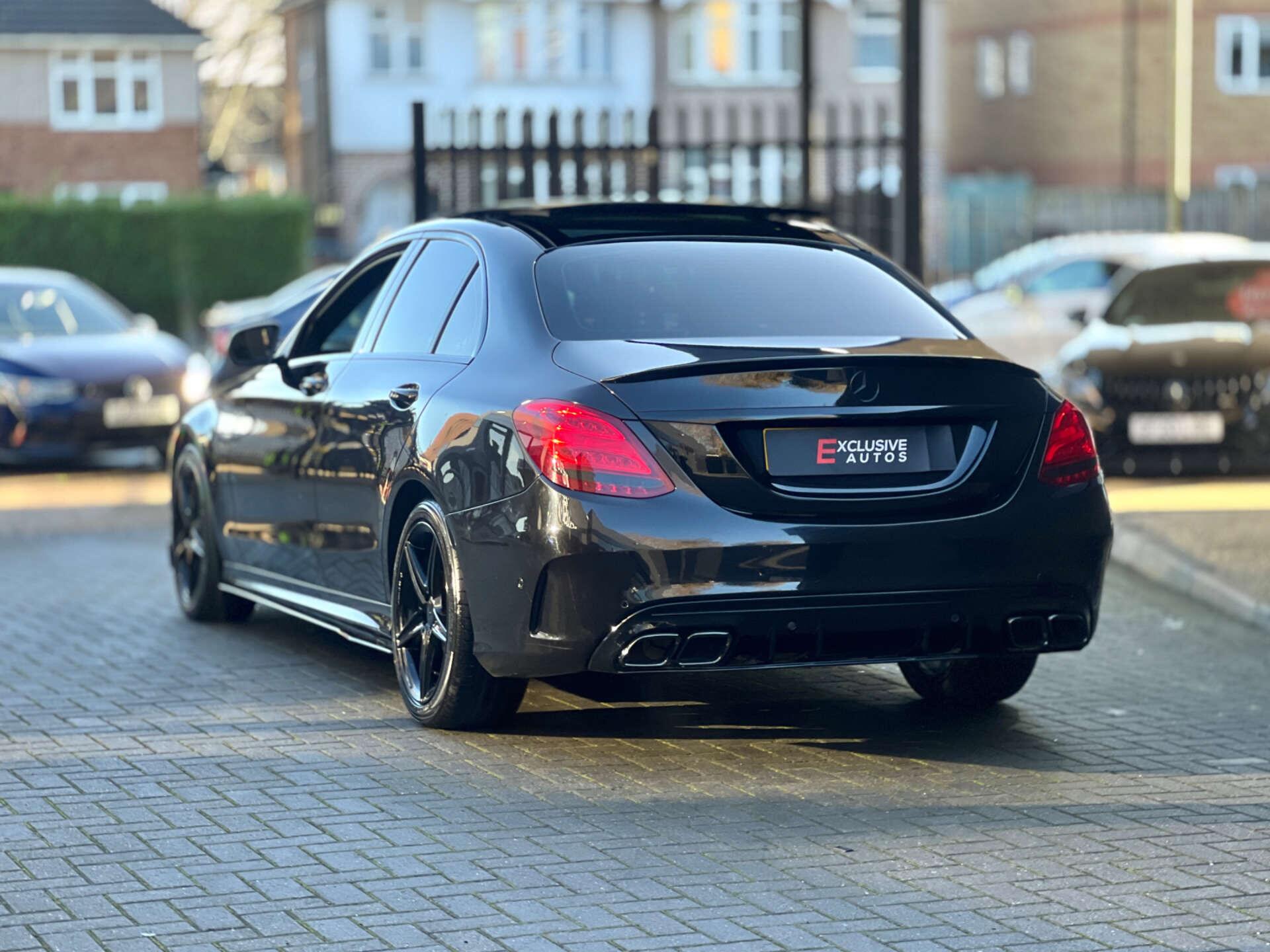 Mercedes-Benz C-Class view 27