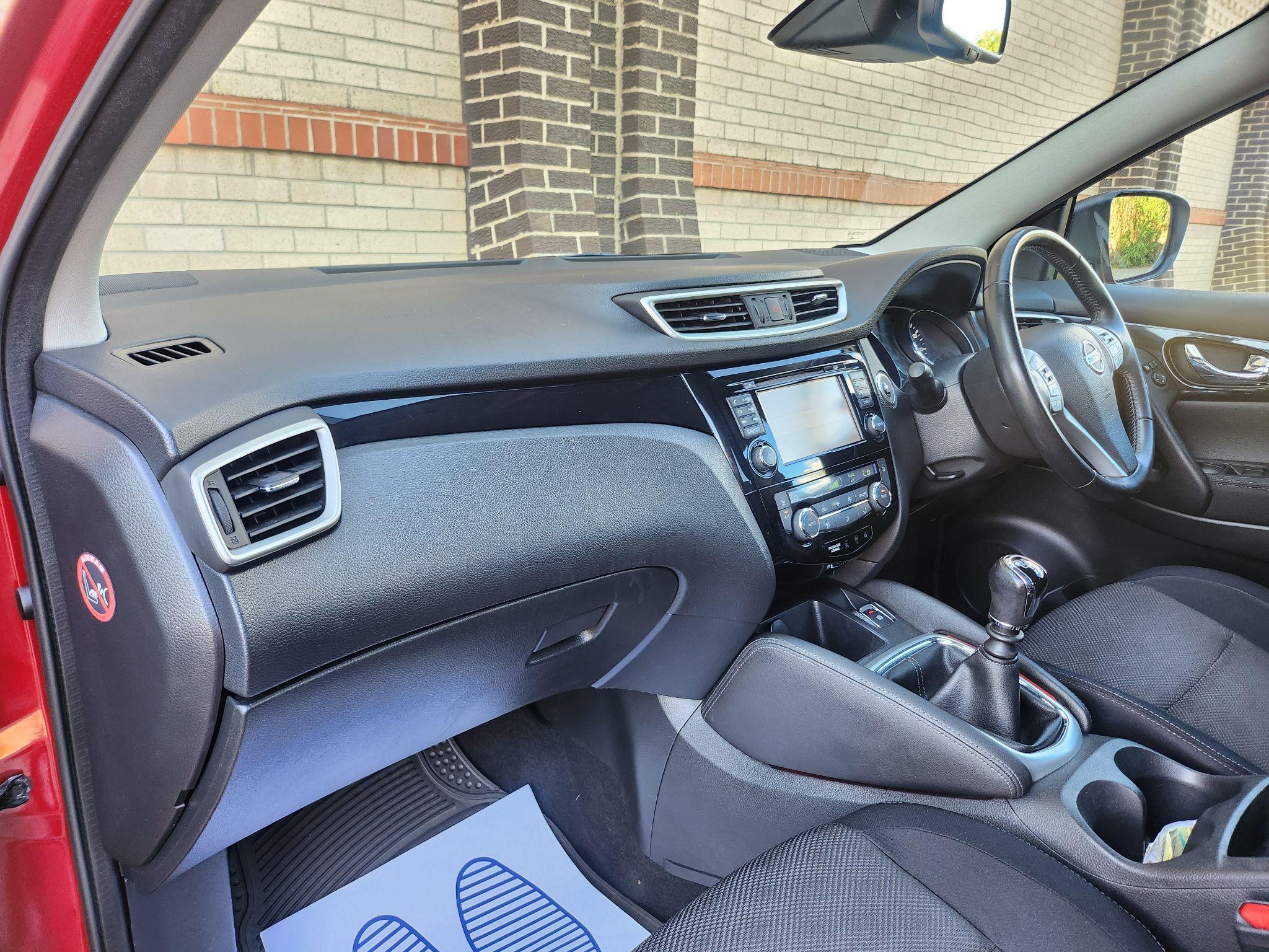 2015 Nissan Qashqai image 8