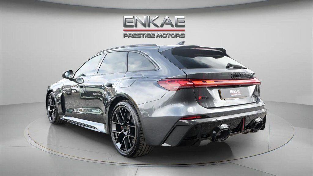 Audi RS5 view 6