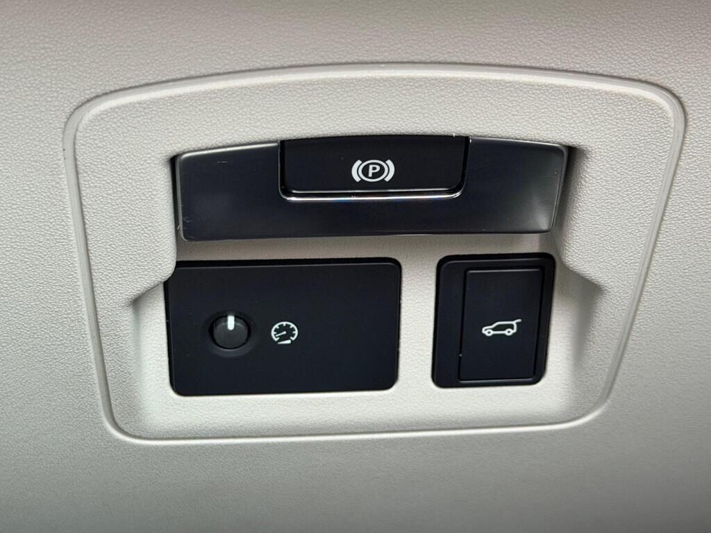 Land Rover Range Rover Velar view 50