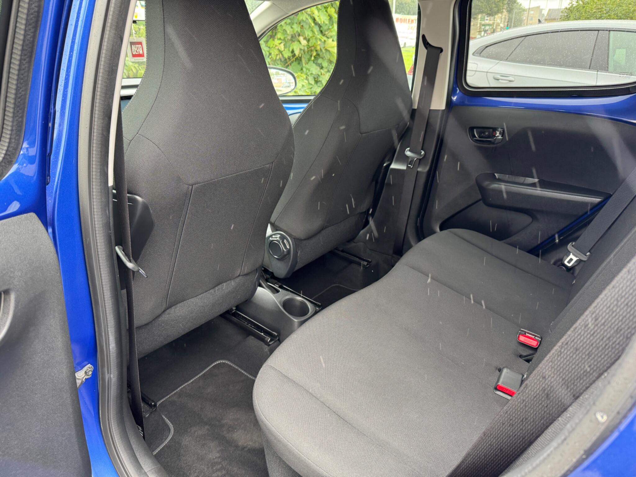 Peugeot 108 view 23