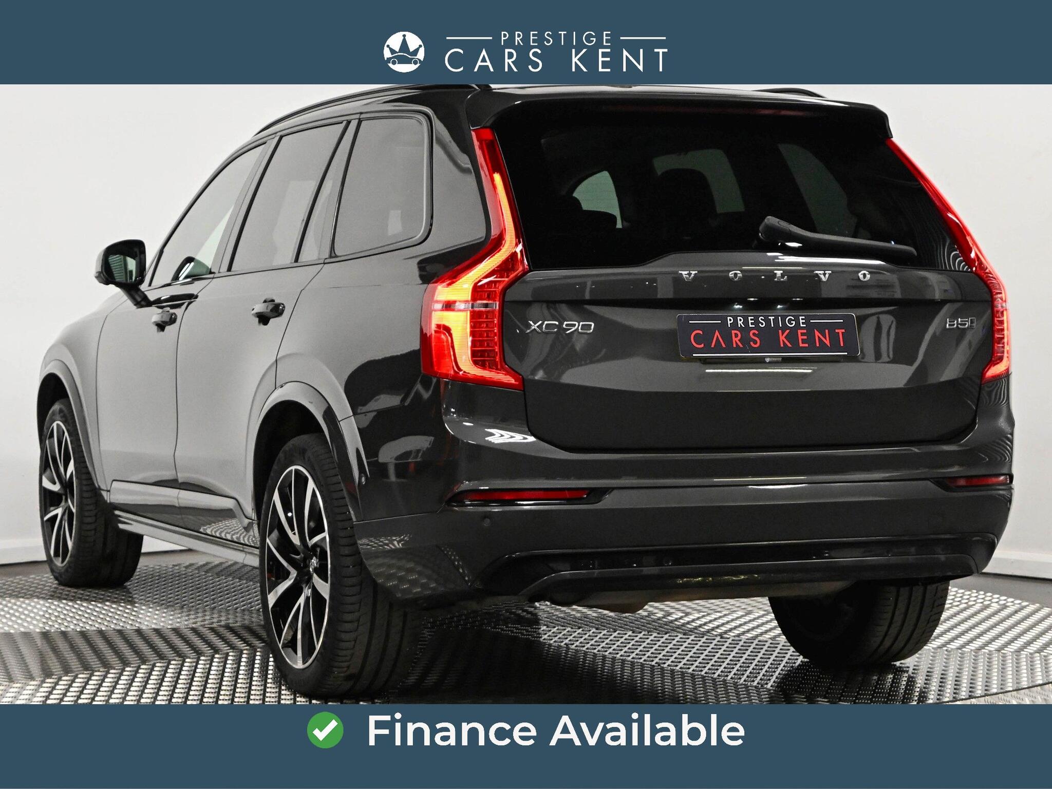 Volvo XC90 view 3
