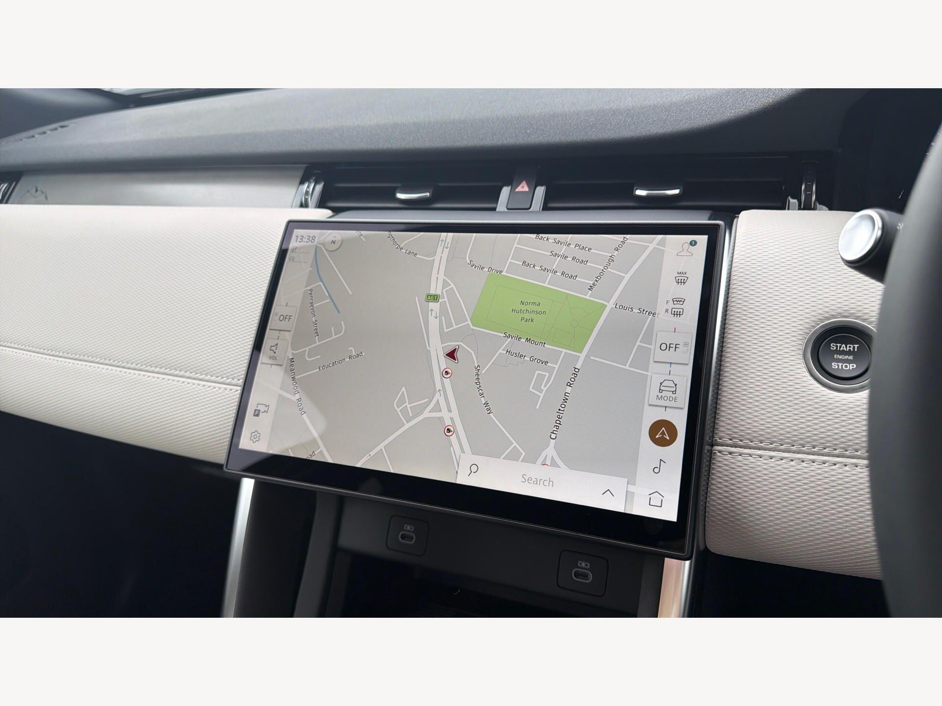Land Rover Discovery Sport view 13