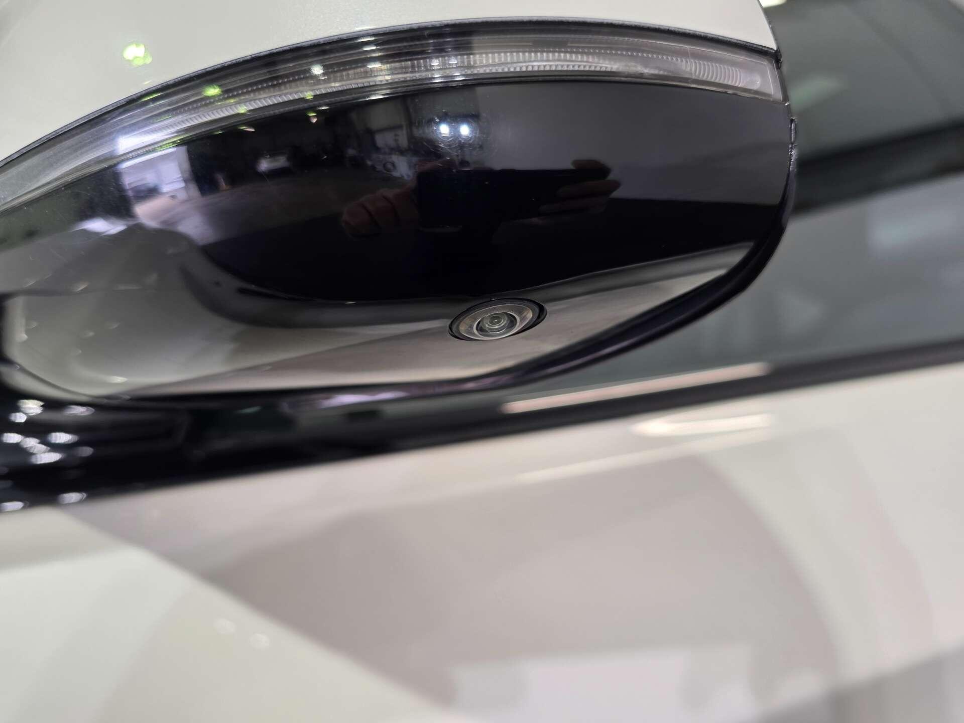 BMW X6 view 79