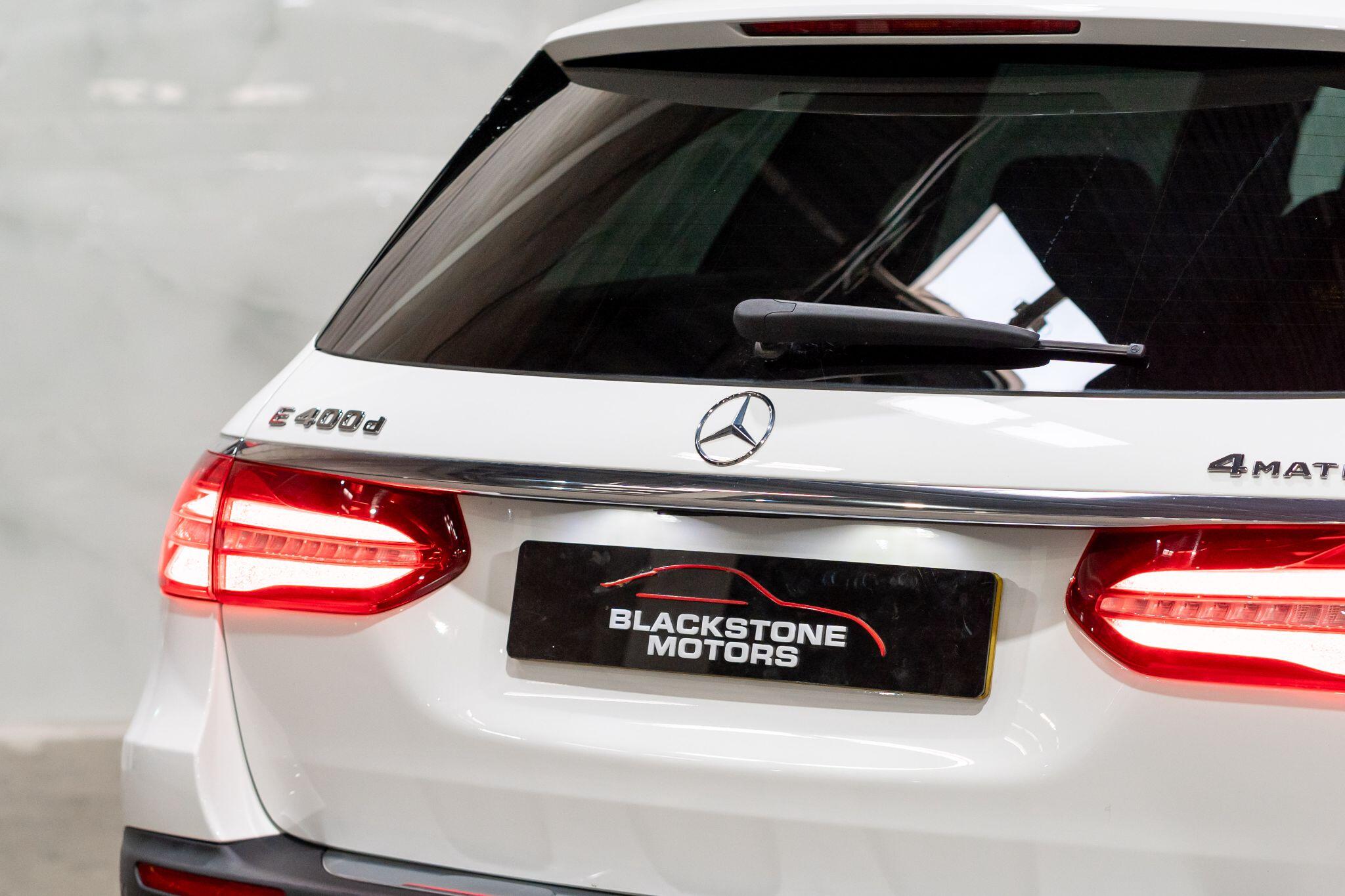 Mercedes-Benz E-Class view 9