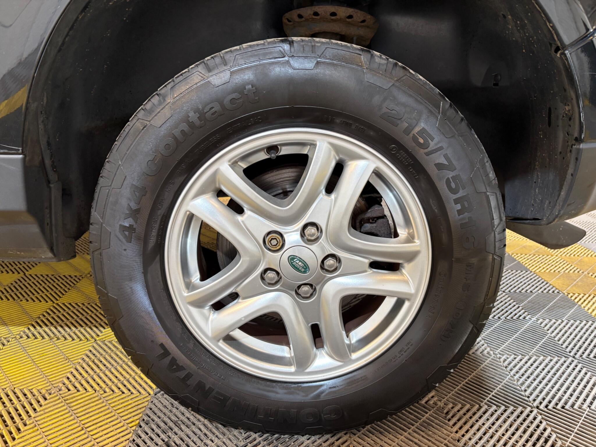 Land Rover Freelander 2 view 41