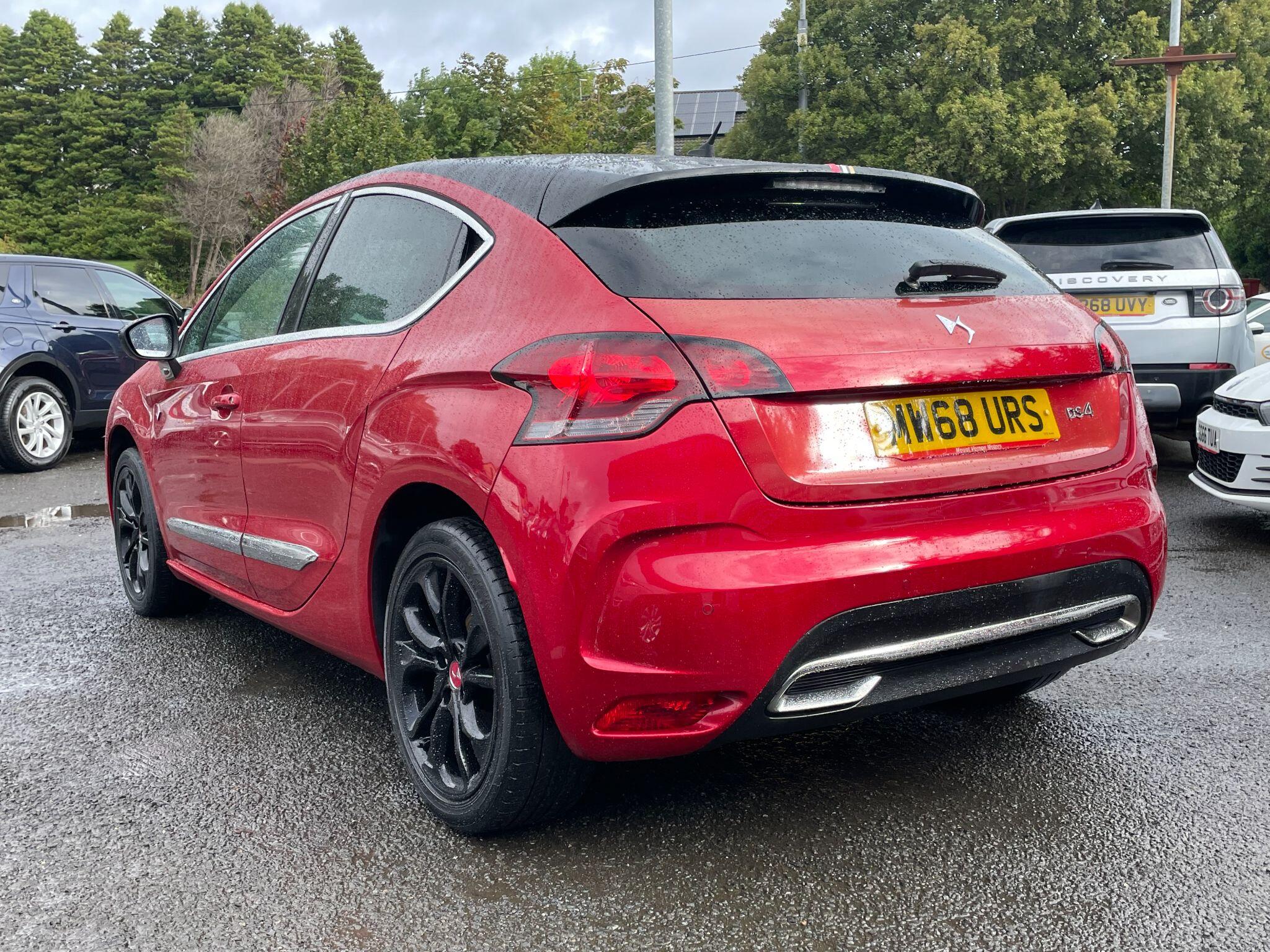 DS Automobiles DS 4 view 11