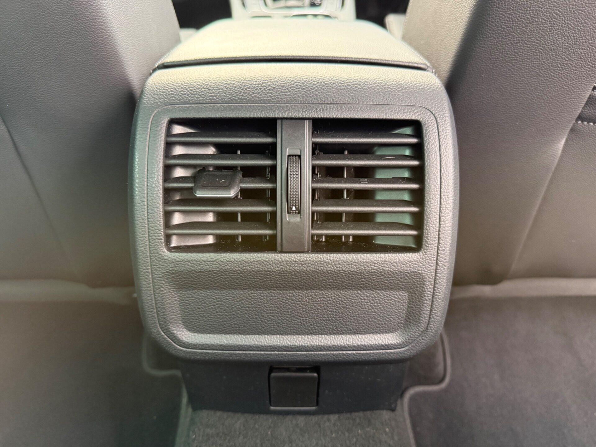 Volkswagen Passat view 63