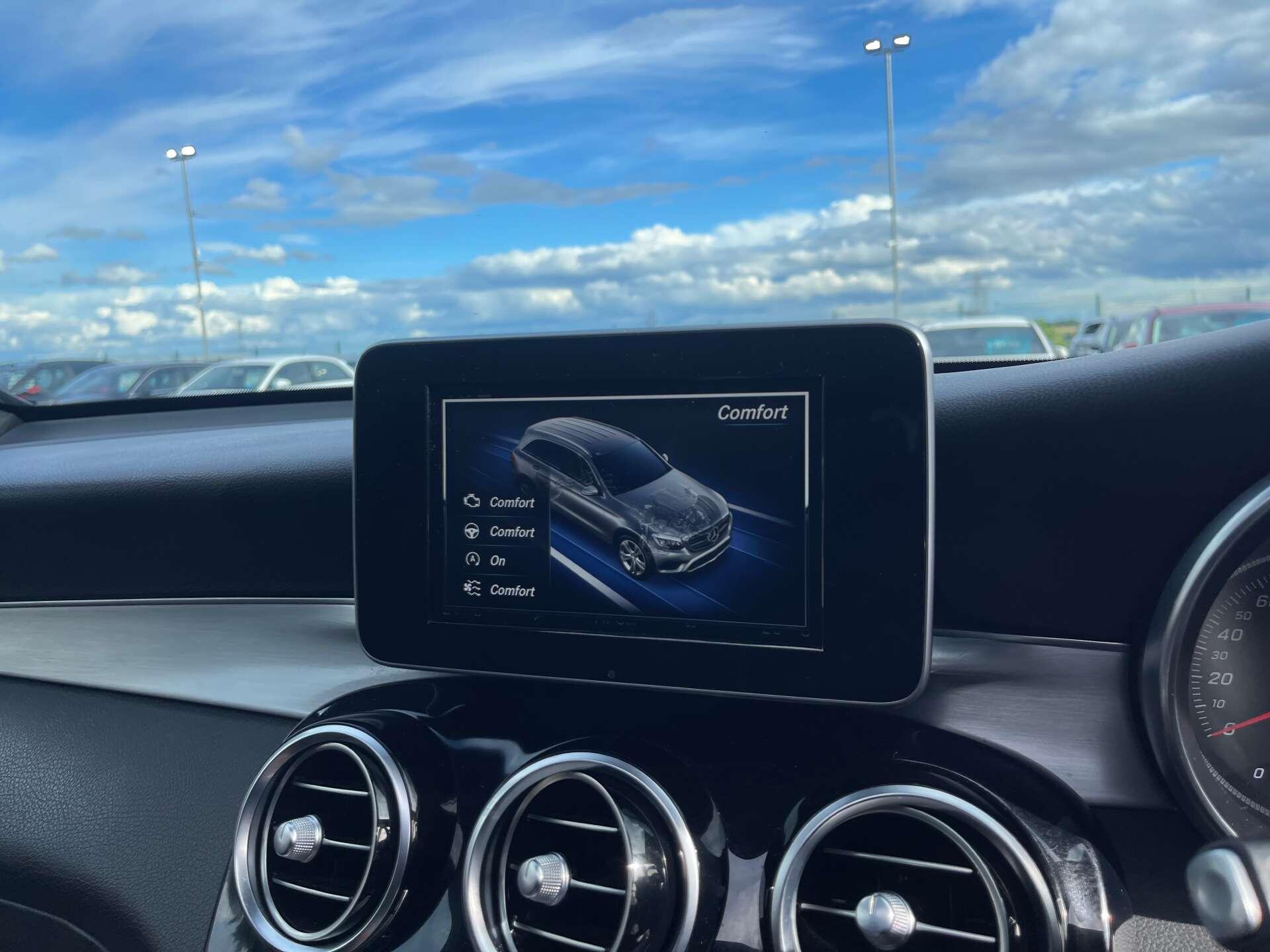 Mercedes-Benz GLC view 25