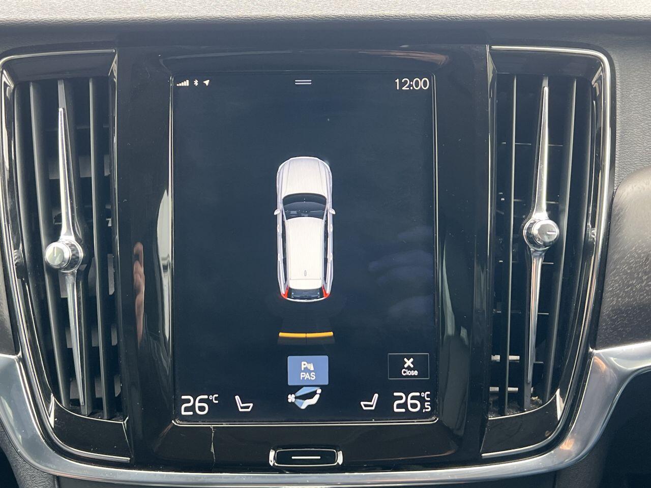 Volvo V90 Cross Country view 52
