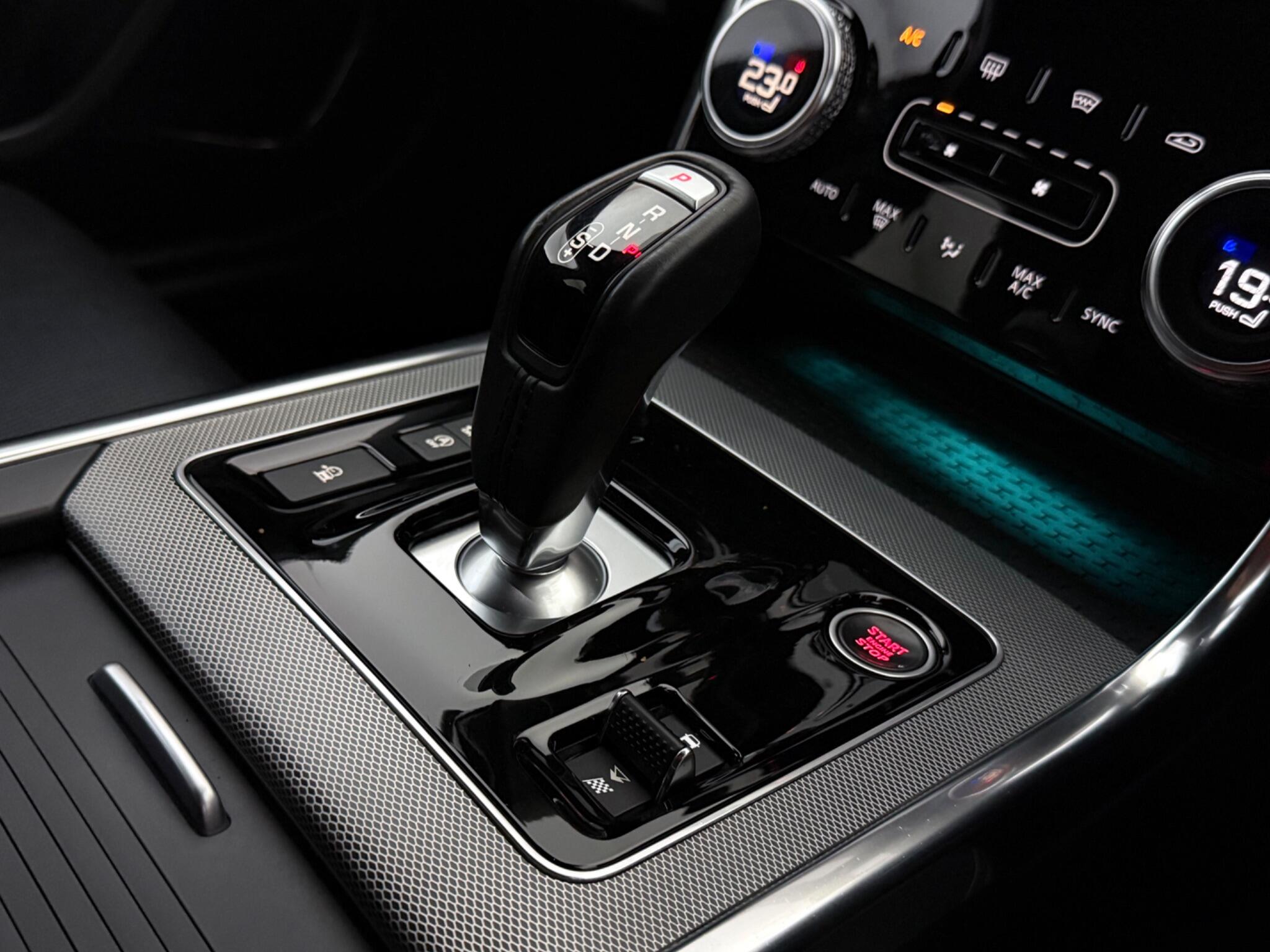 Jaguar Xe view 23