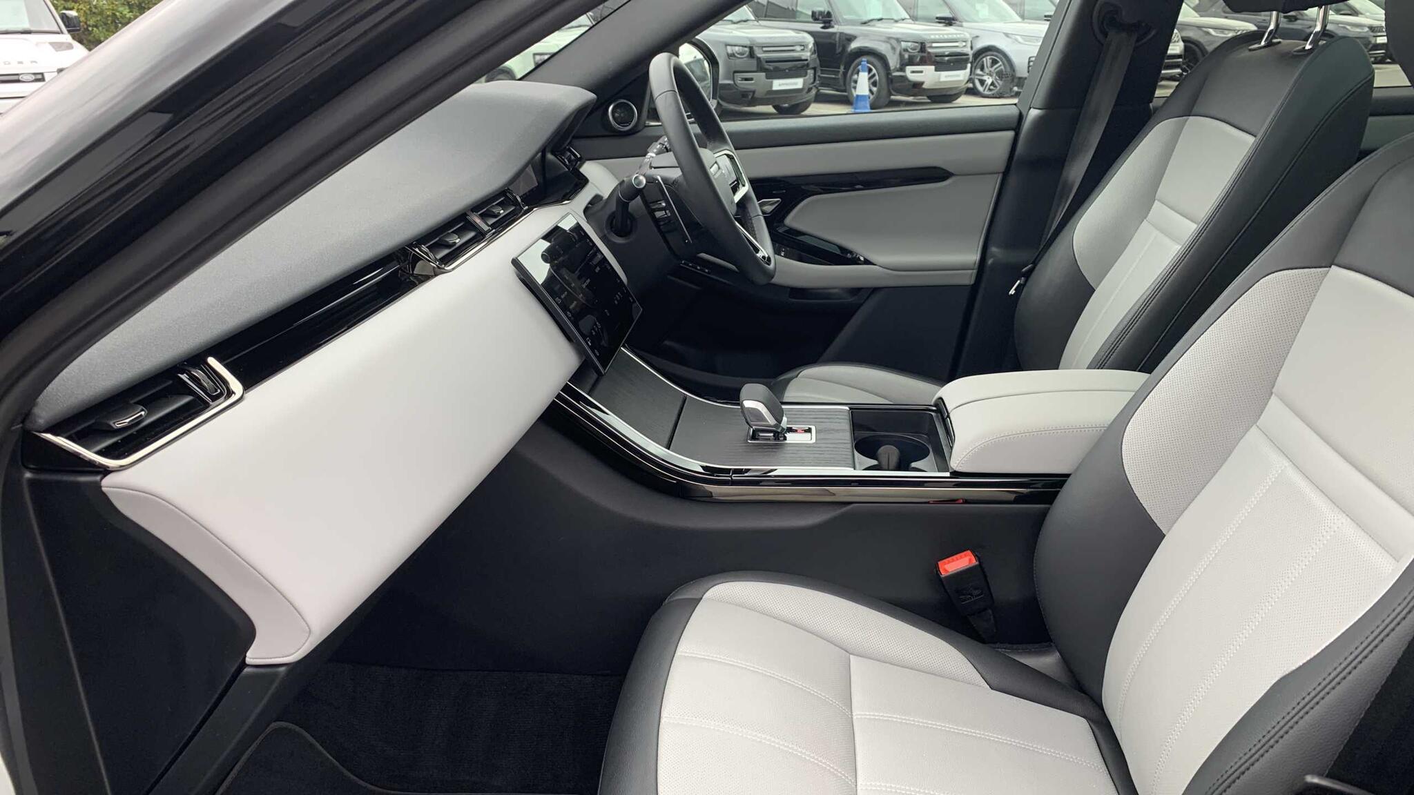 Land Rover Range Rover Evoque view 3