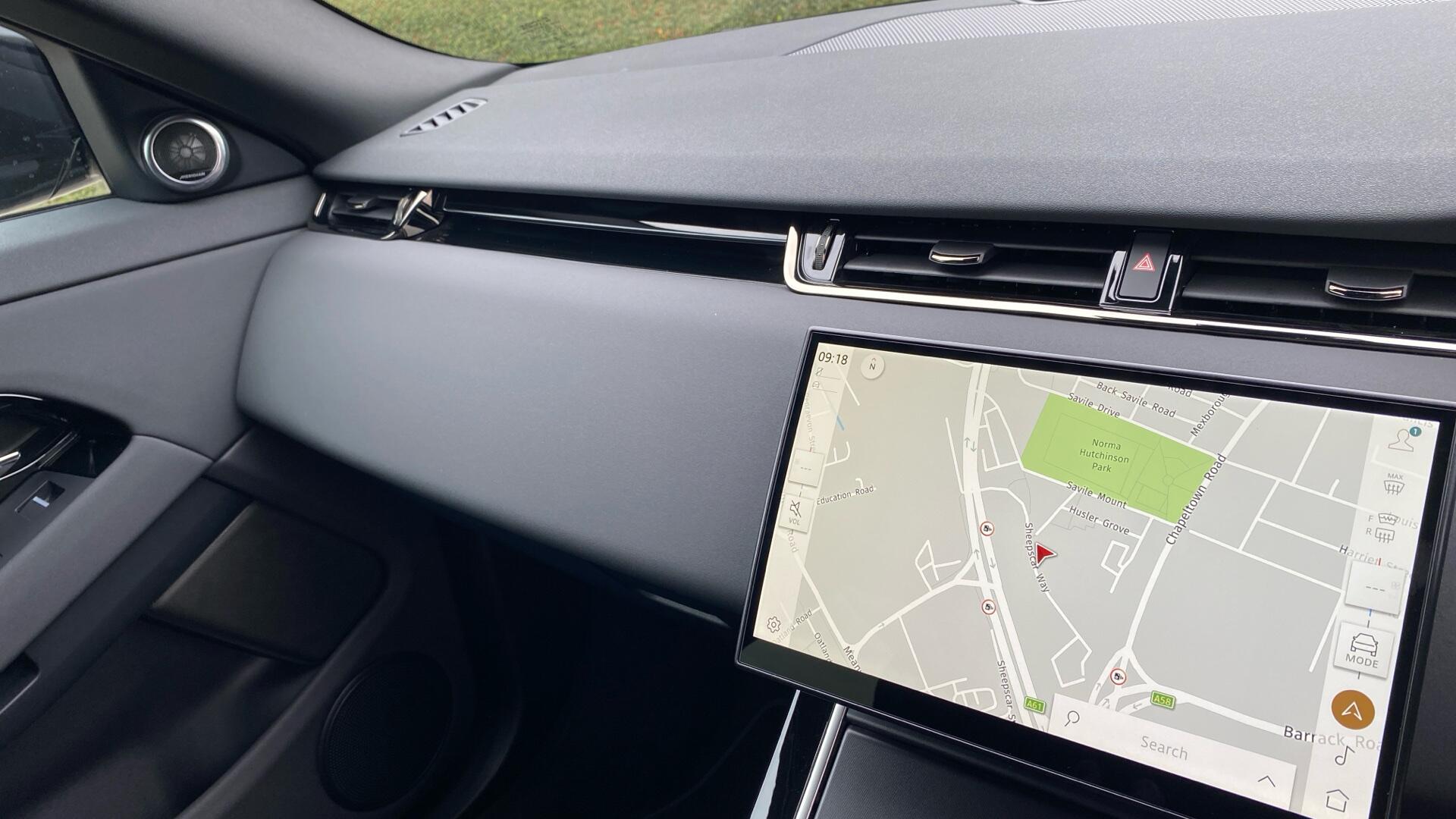 Land Rover Range Rover Evoque view 32