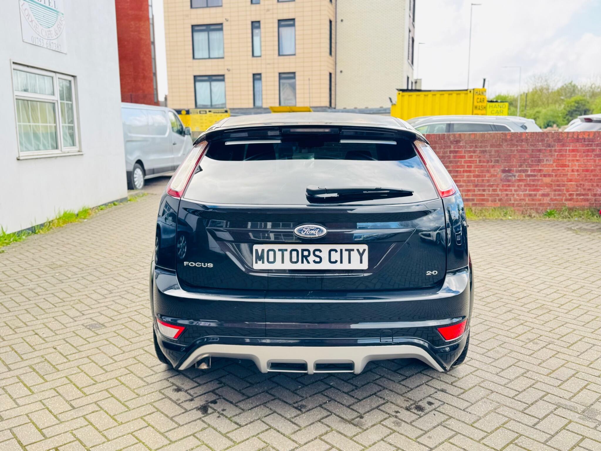 Ford Focus view 9