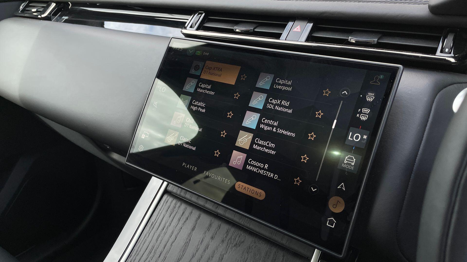 Land Rover Range Rover Velar view 40