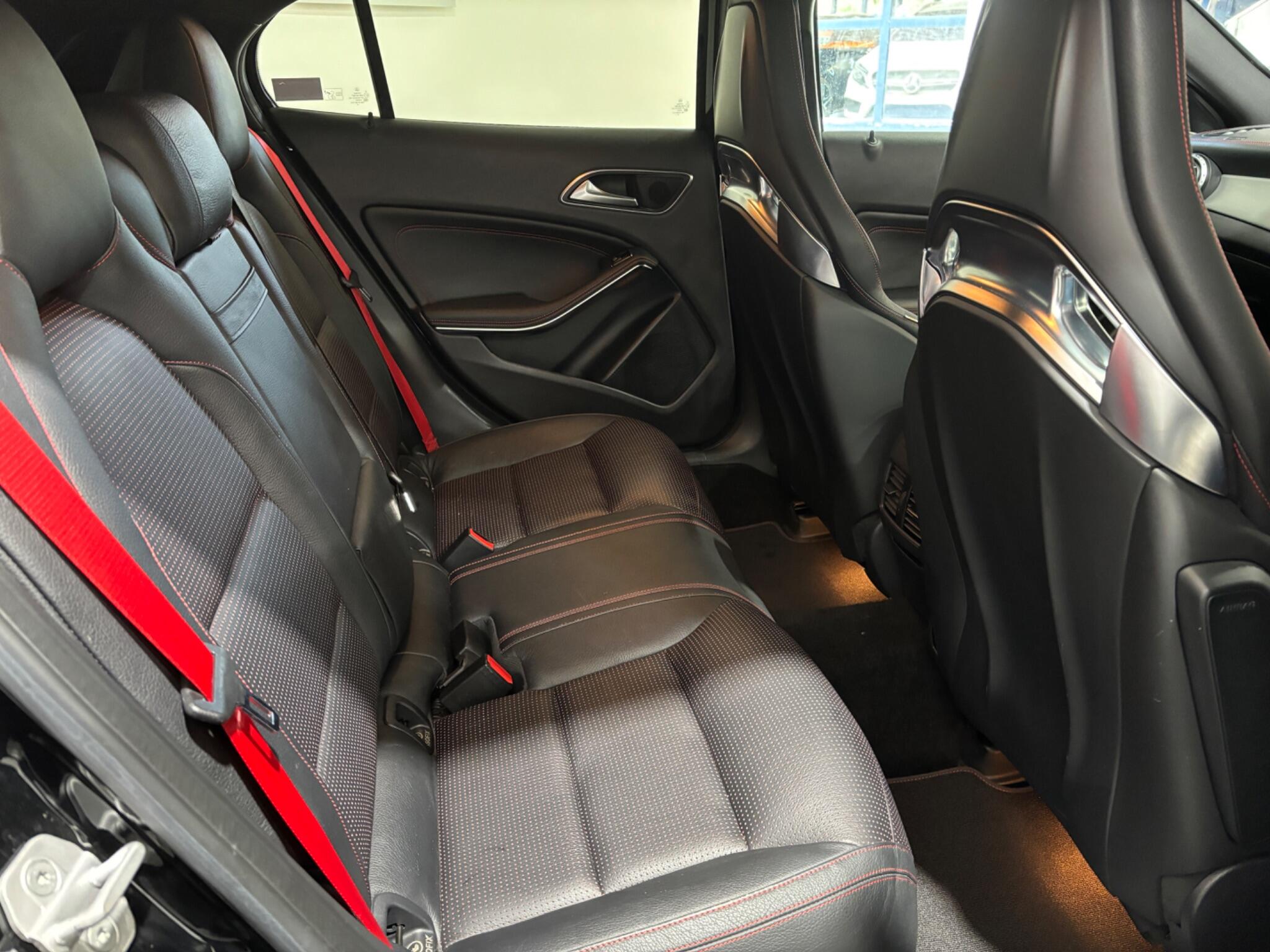 Mercedes-Benz Gla view 13