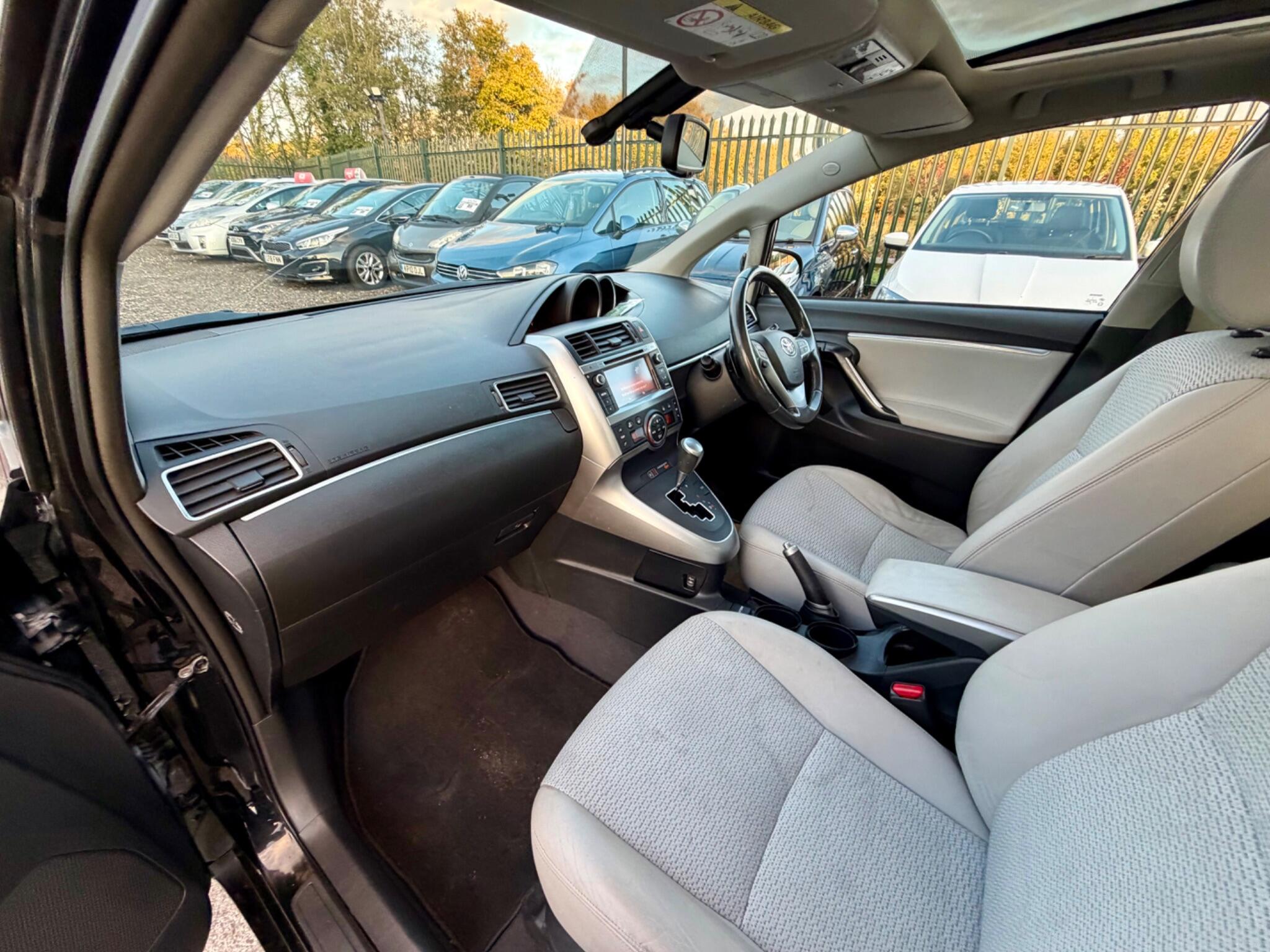 Toyota Verso view 50