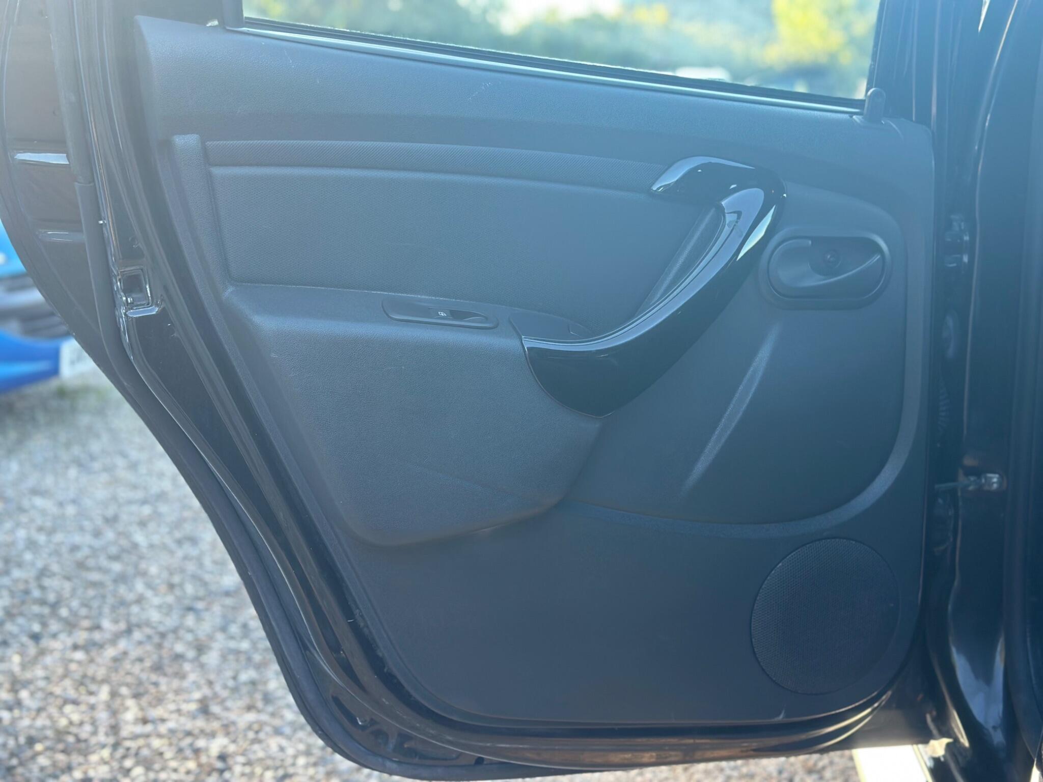 Dacia Duster view 49
