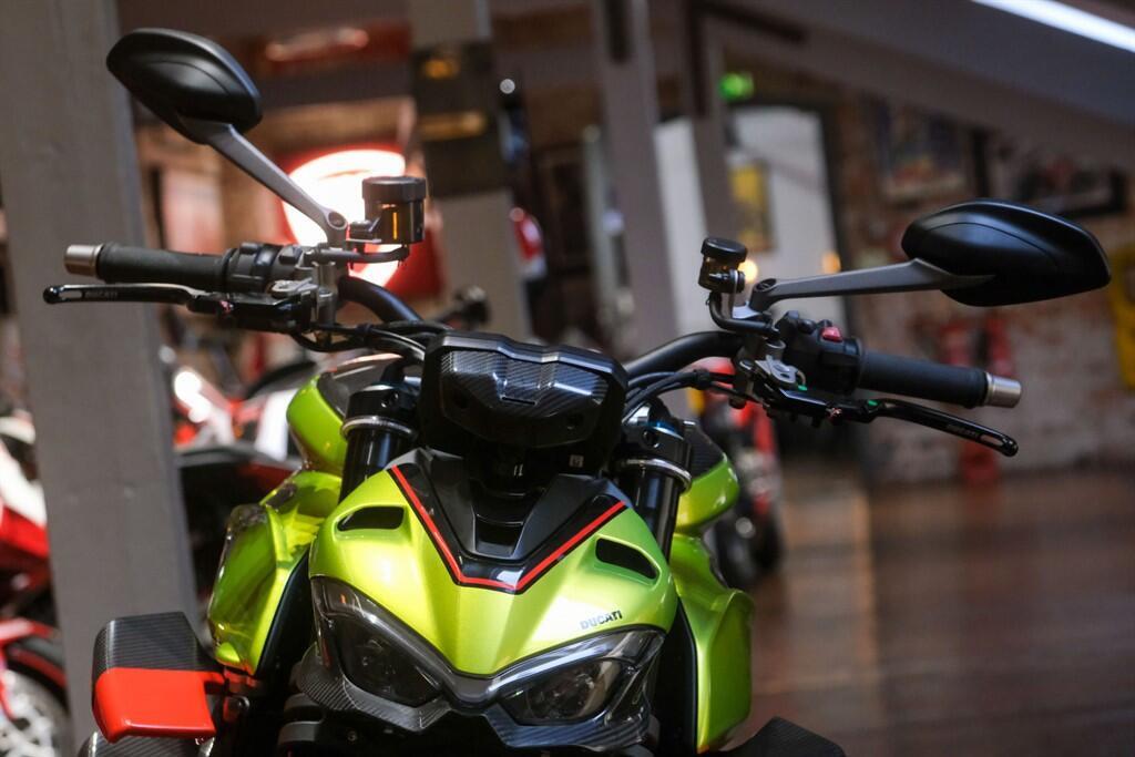 Ducati Streetfighter V4 view 20