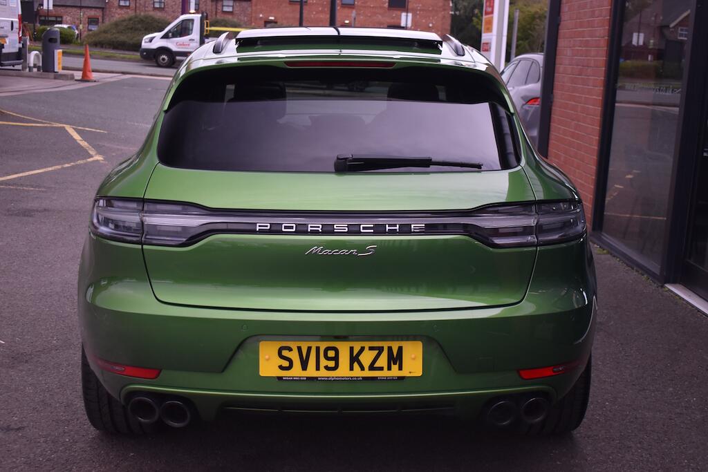 Porsche Macan view 8