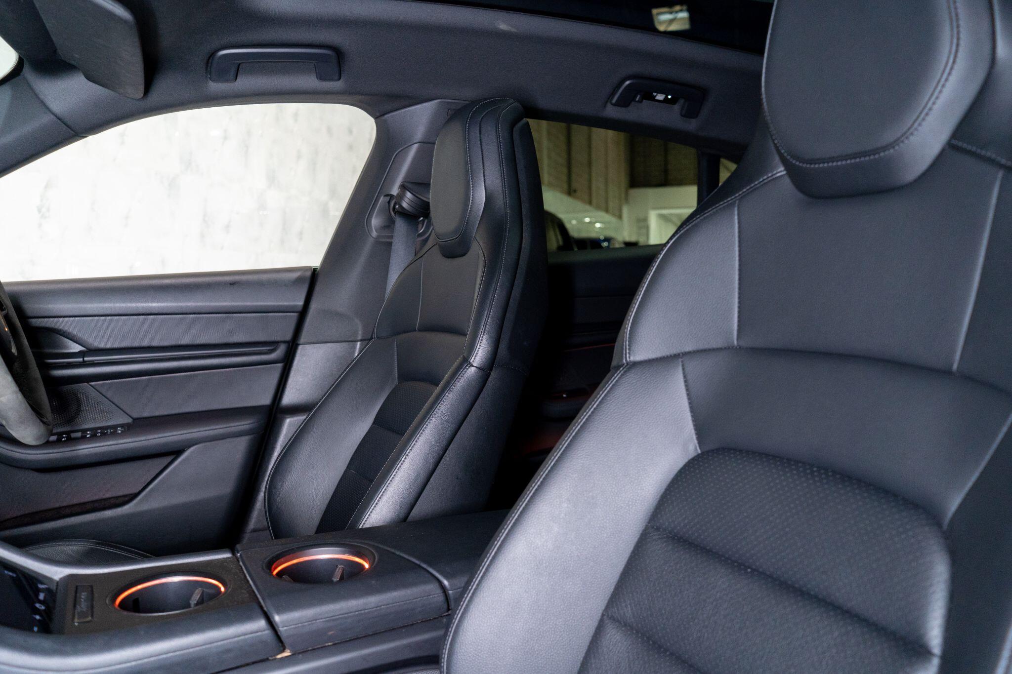Porsche Taycan view 16