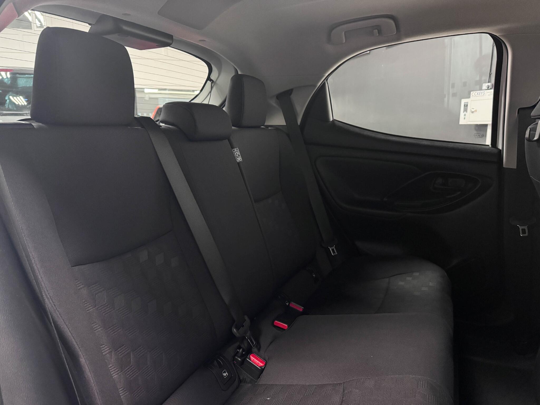 Toyota Yaris view 9