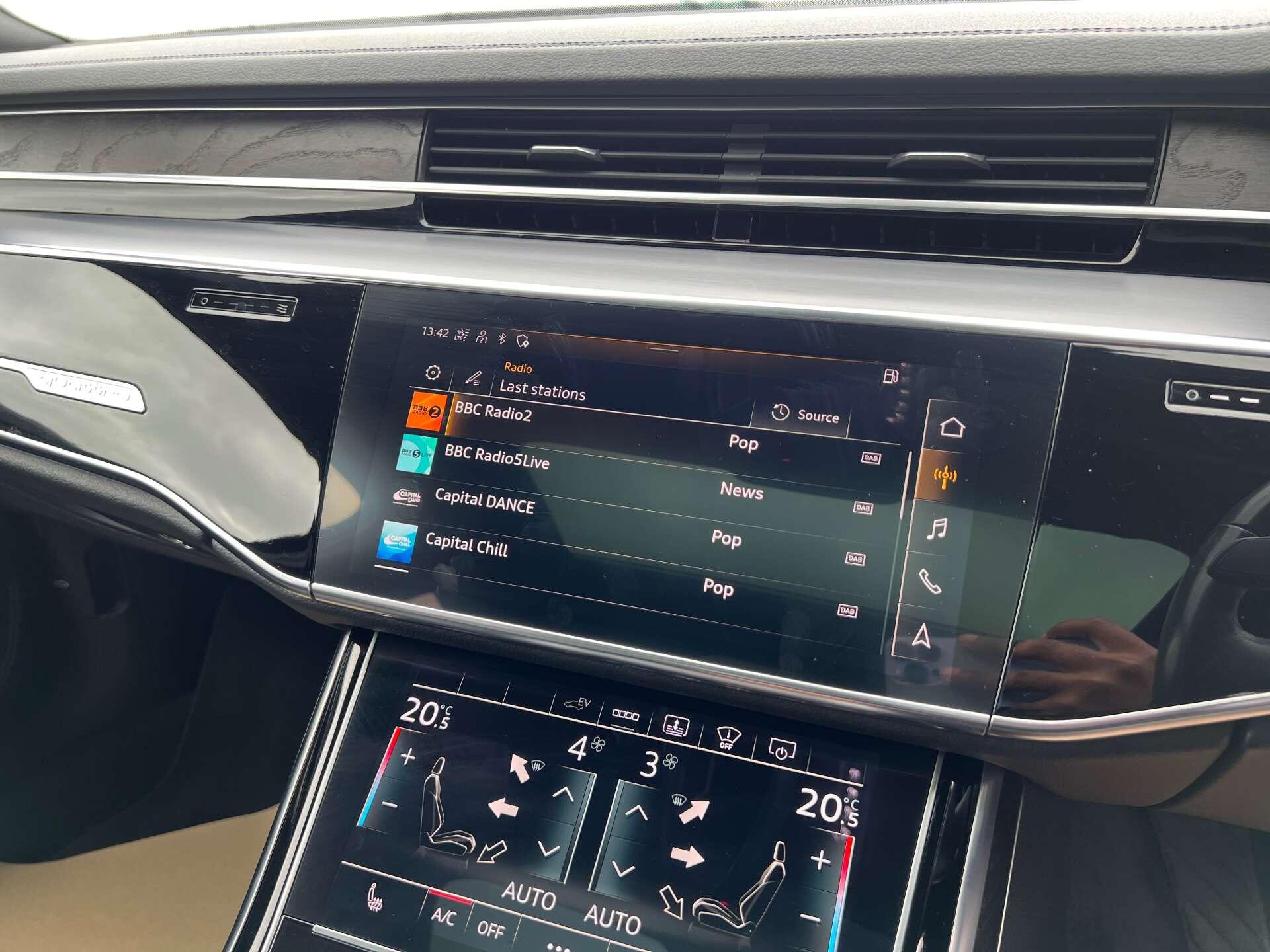 Audi A8 view 35