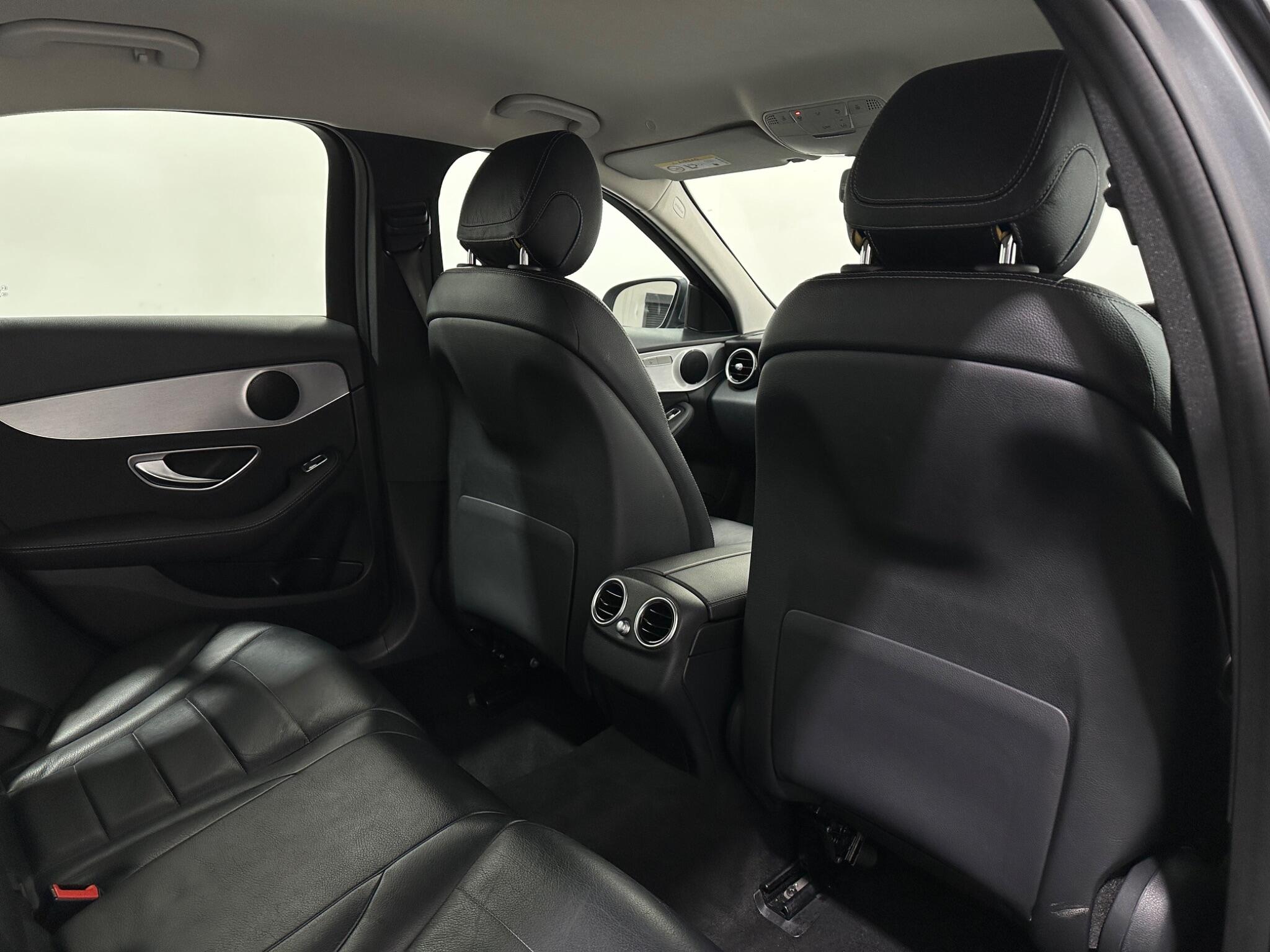 Mercedes-Benz C-Class view 42