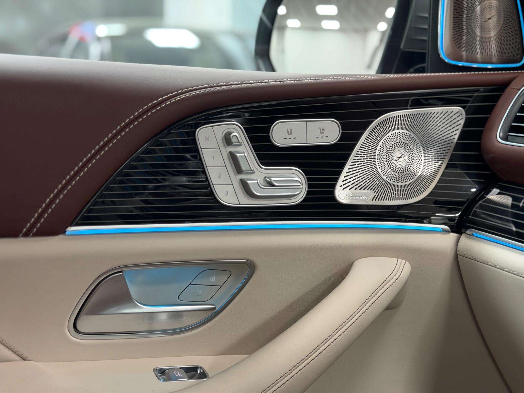 Mercedes-Benz GLS view 14