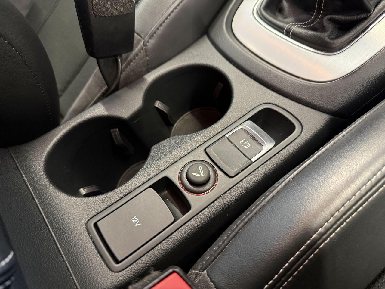Audi Q3 view 30