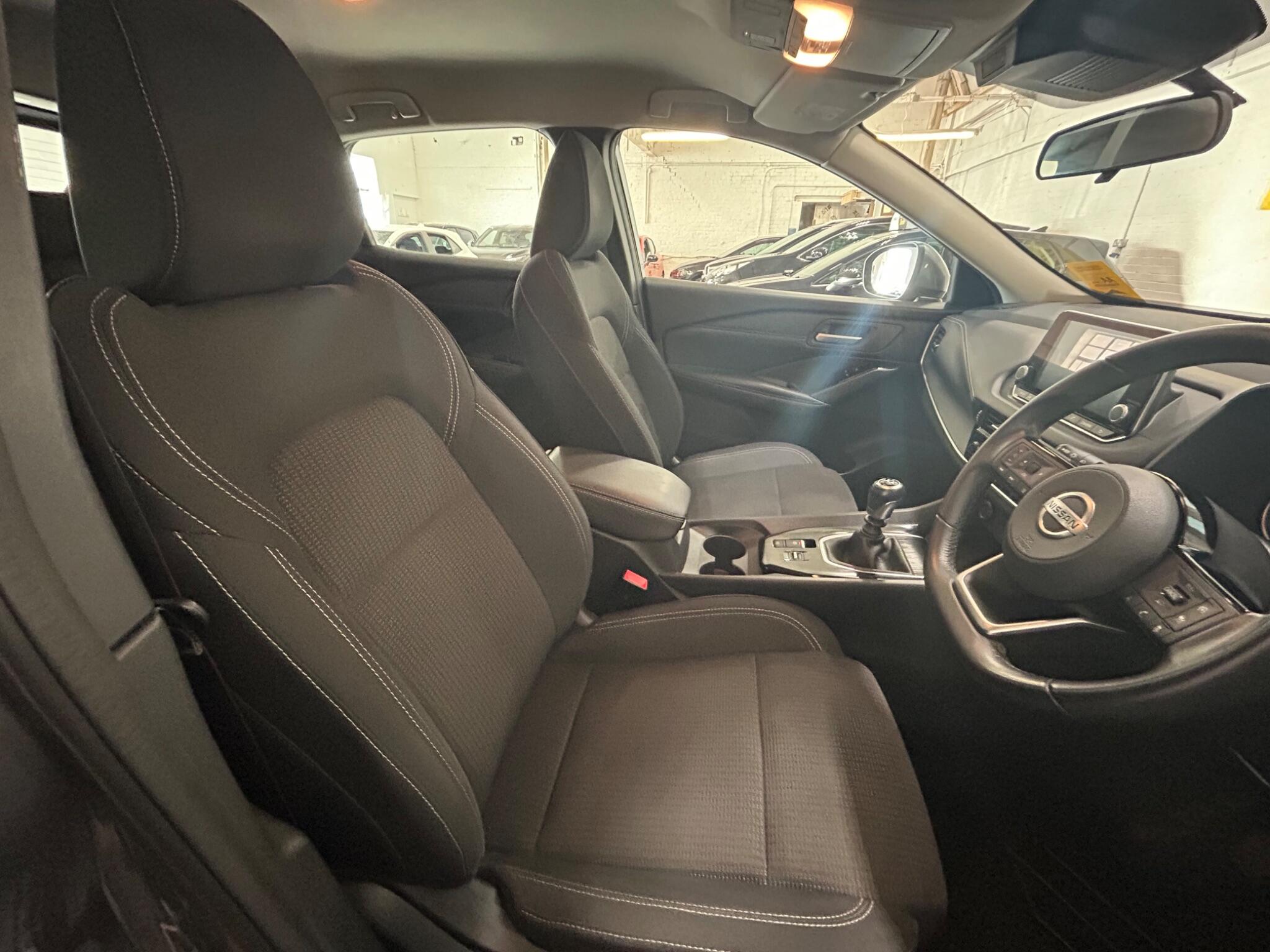 2021 Nissan Qashqai 1.3 DIG-T MHEV Acenta Premium Euro 6 (s/s) 5dr • 21,764 miles image 16