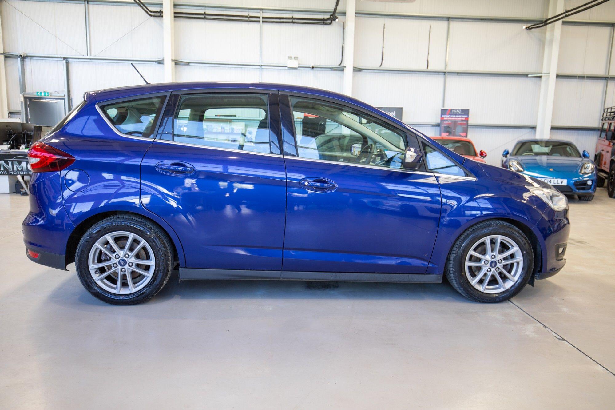 Ford C-Max view 9