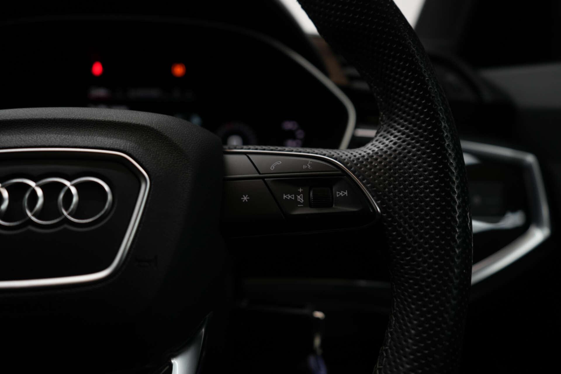 Audi Q3 view 39