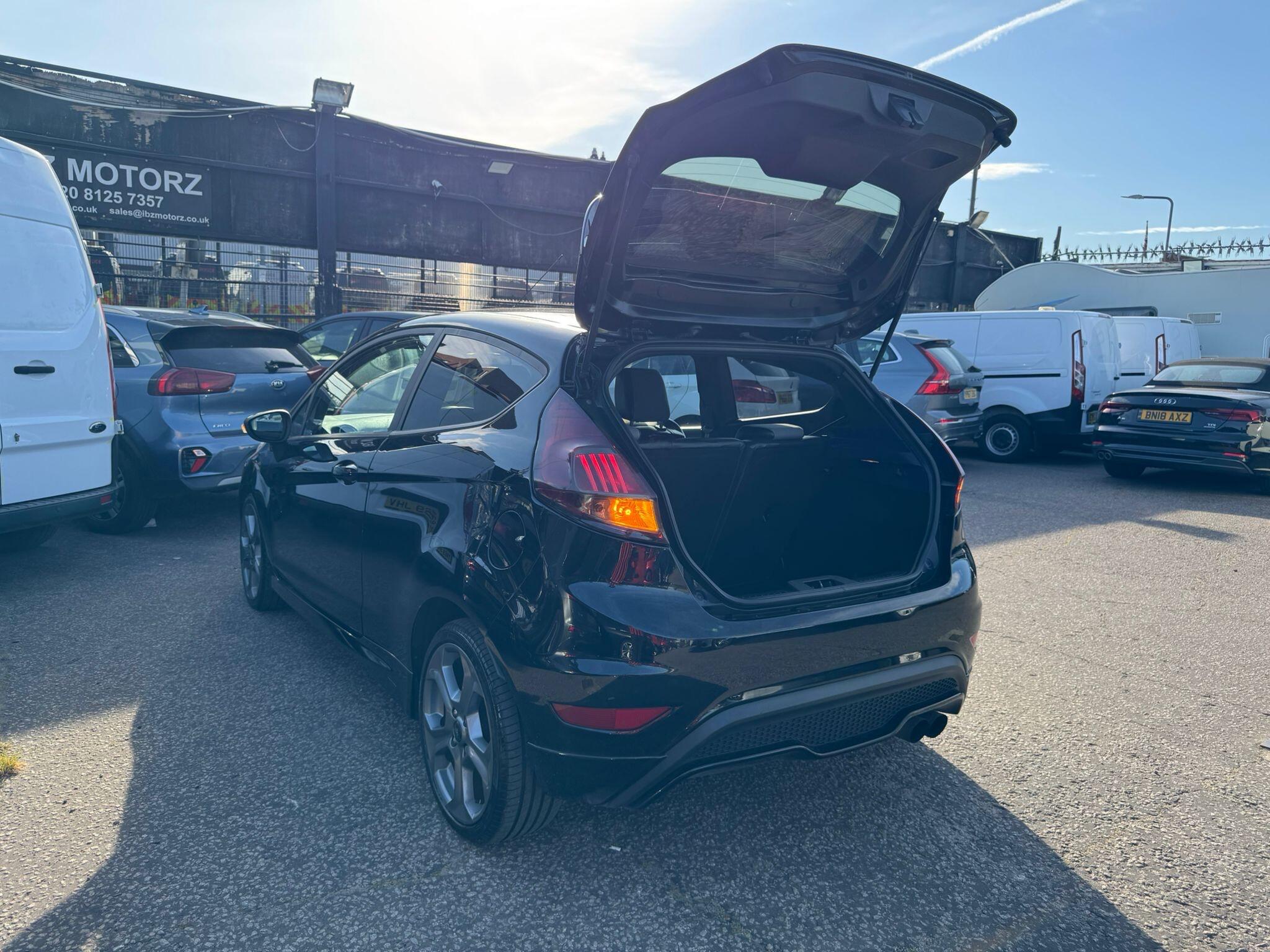 Ford Fiesta view 22