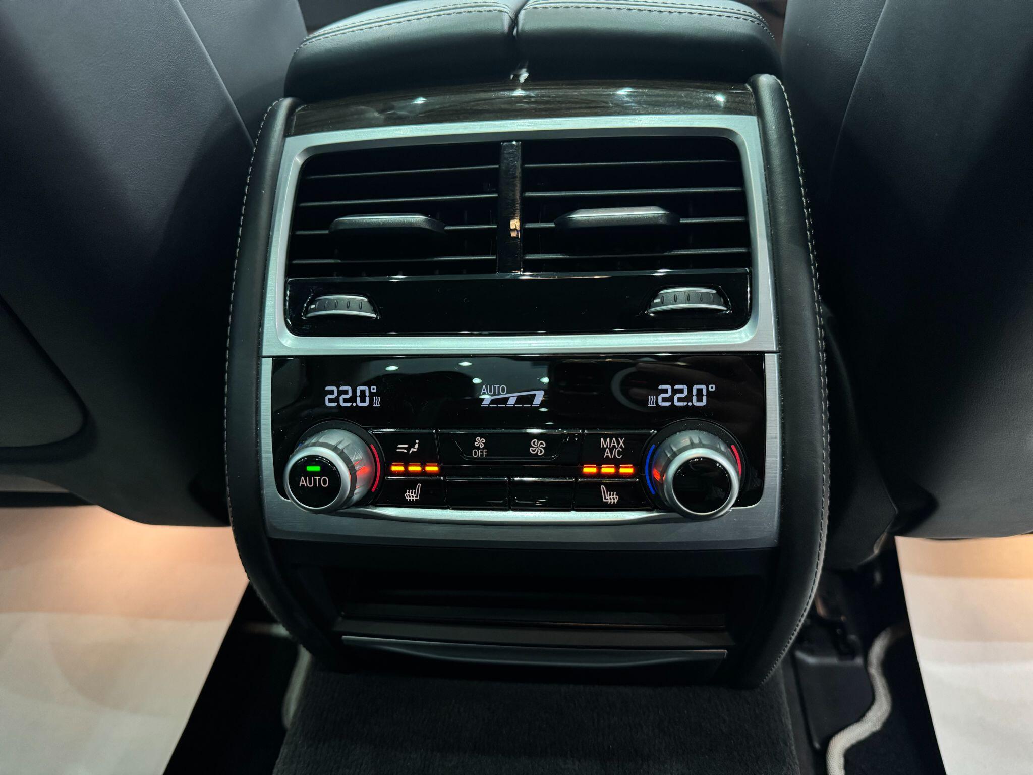 BMW 7 Series view 61