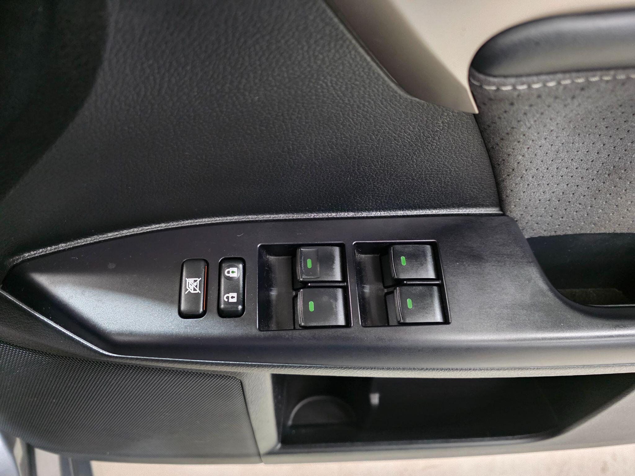 Lexus CT view 12