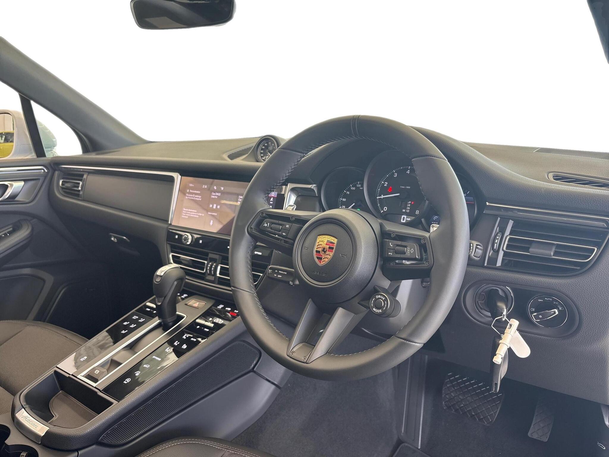 Porsche Macan view 10