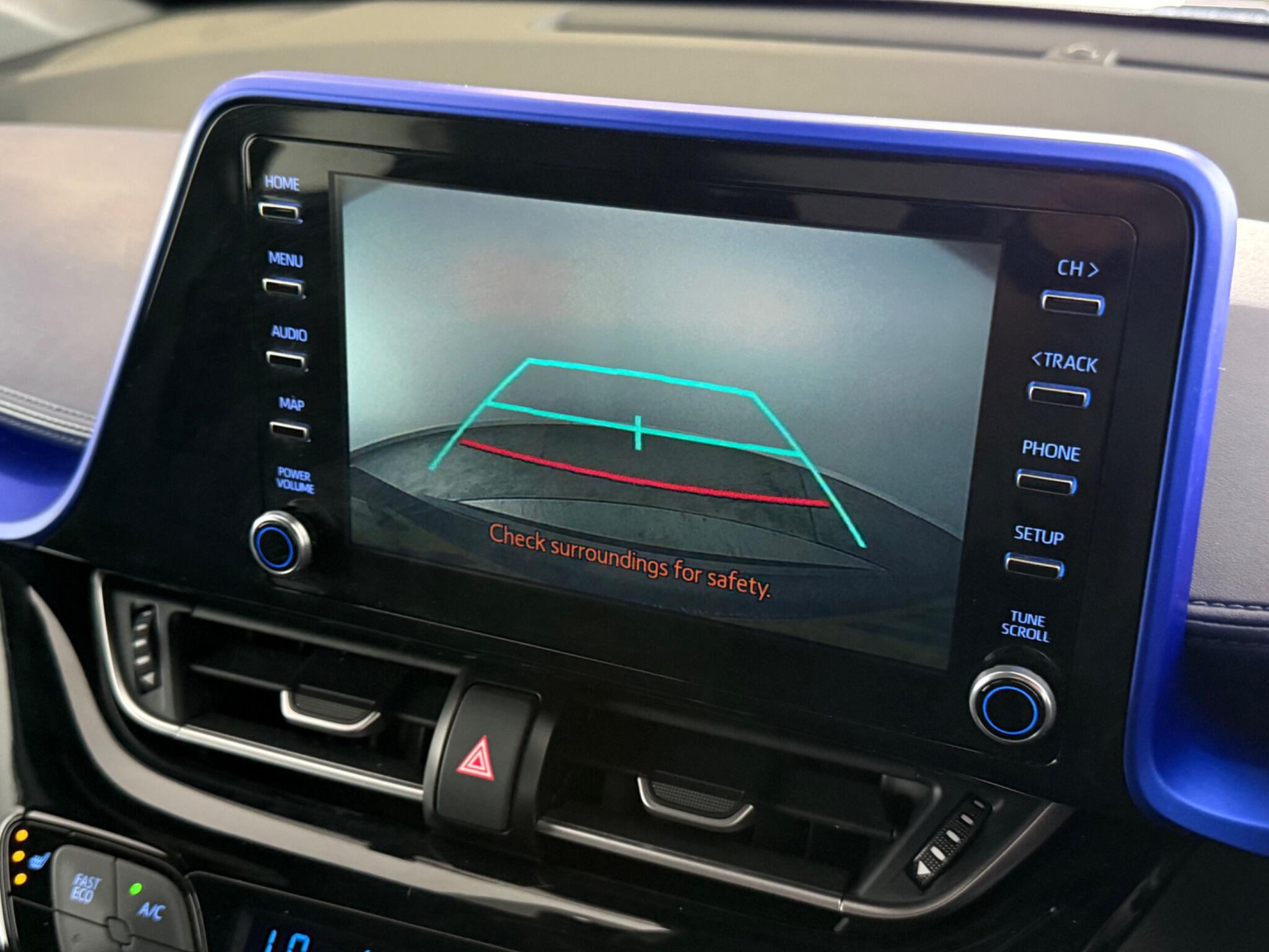 Toyota C-HR view 25