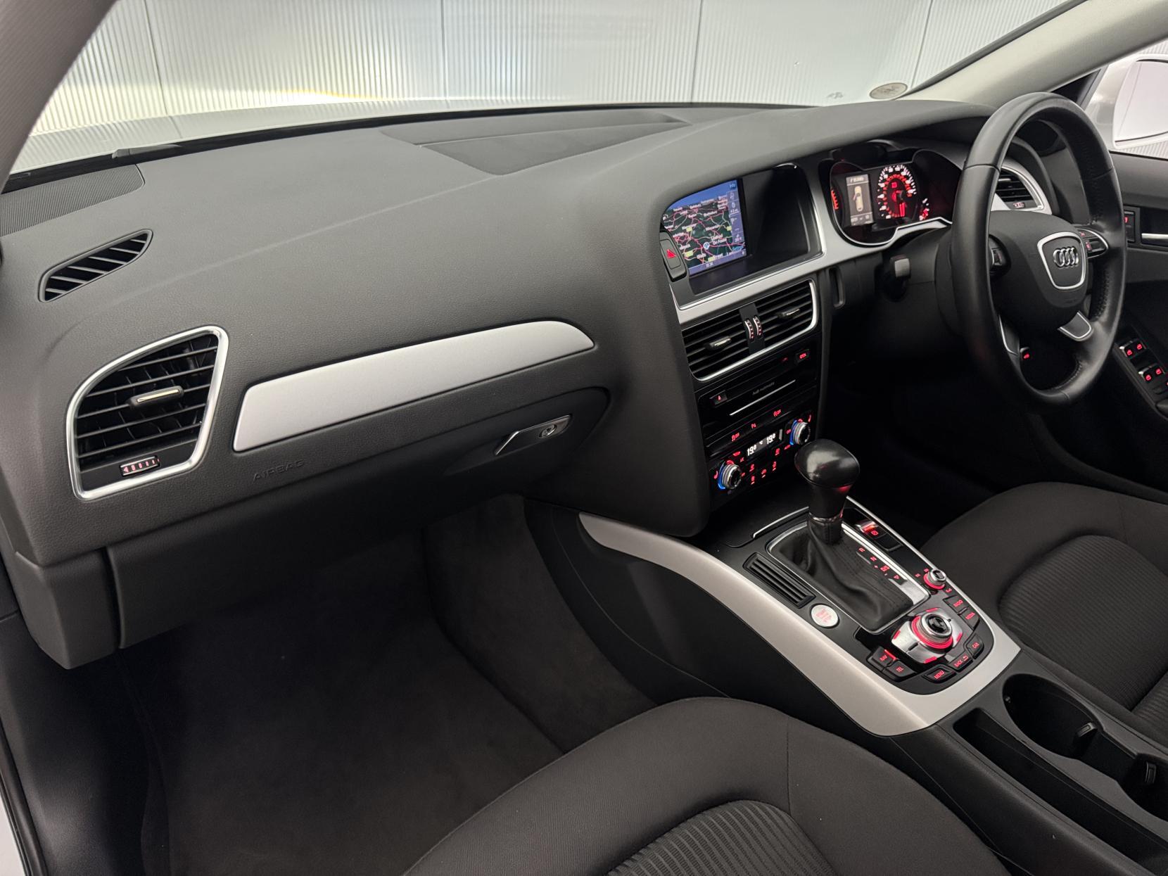 Audi A4 Avant view 77