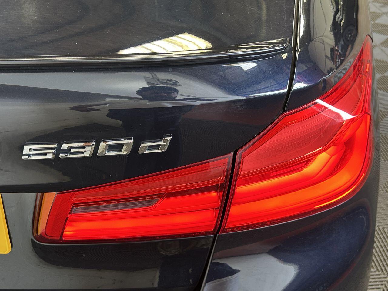 BMW 5 Series view 17