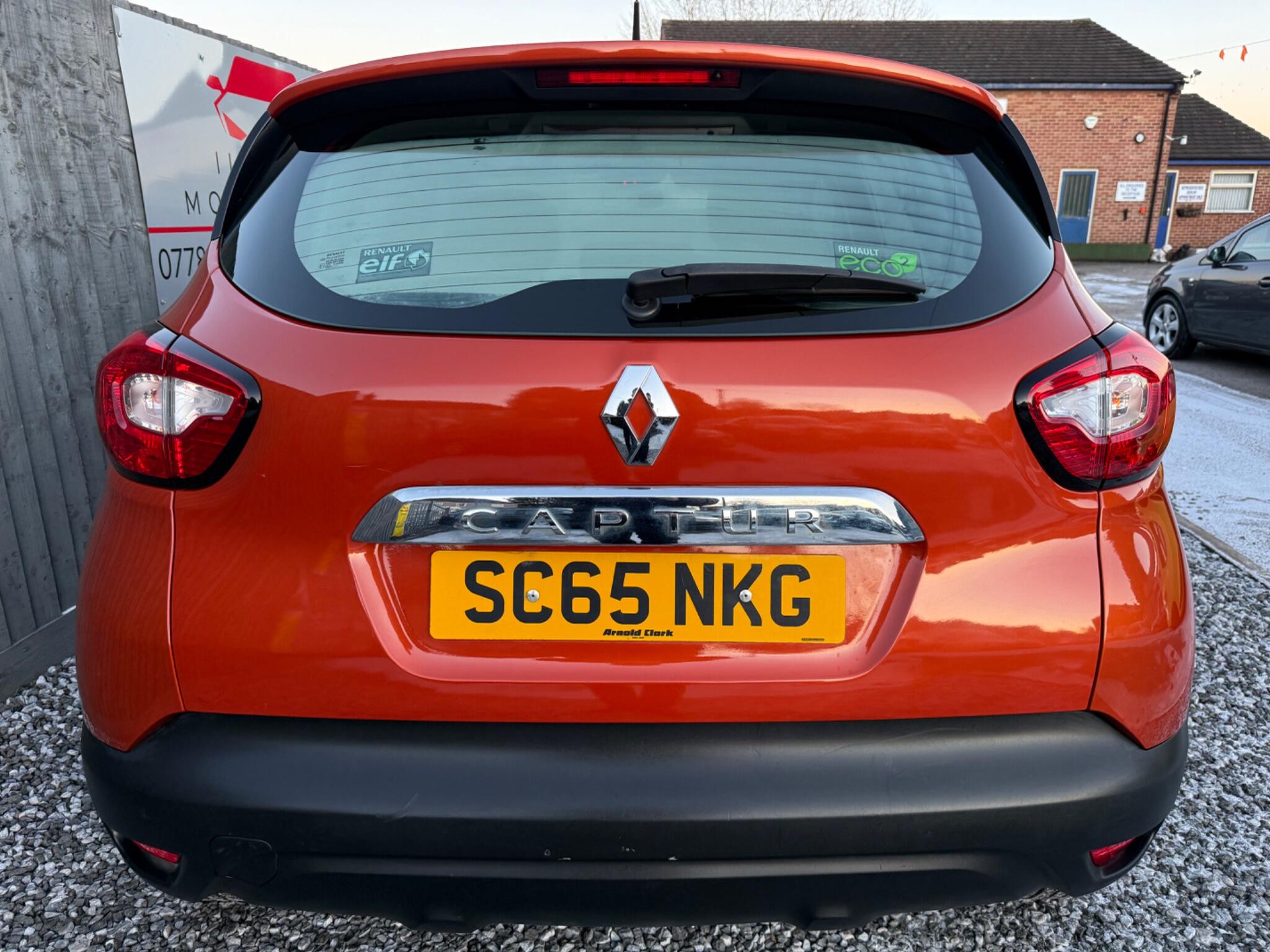 2015 Renault Captur 1.5 dCi ENERGY Dynamique Nav Euro 6 (s/s) 5dr • 90,890 miles image 11